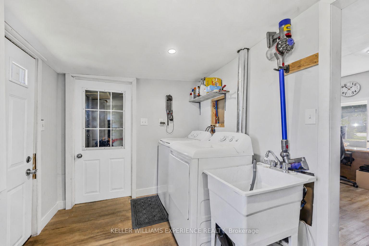 Photo 17 of 3829 Crossland Road, Springwater, Rural Springwater — HOMEH