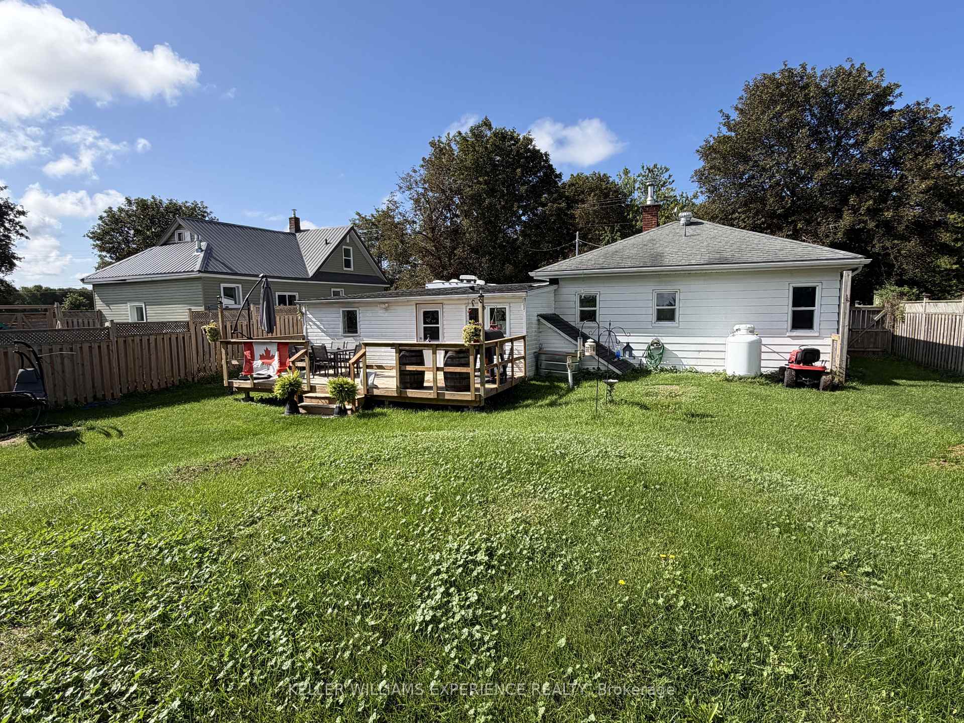 Photo 23 of 3829 Crossland Road, Springwater, Rural Springwater — HOMEH