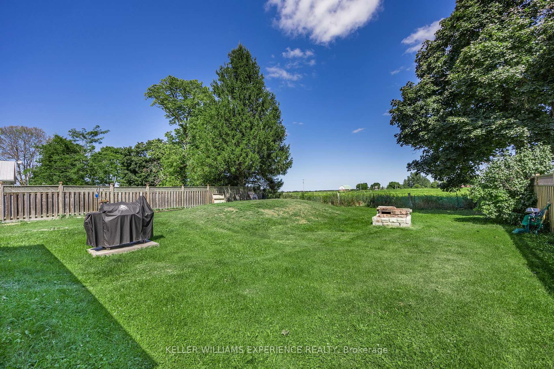 Photo 24 of 3829 Crossland Road, Springwater, Rural Springwater — HOMEH