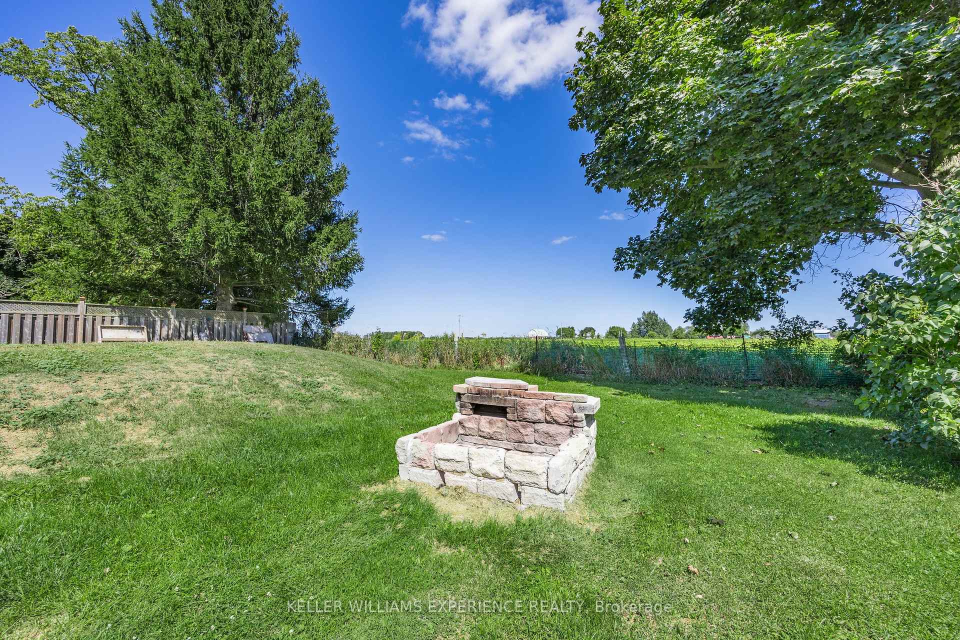 Photo 25 of 3829 Crossland Road, Springwater, Rural Springwater — HOMEH
