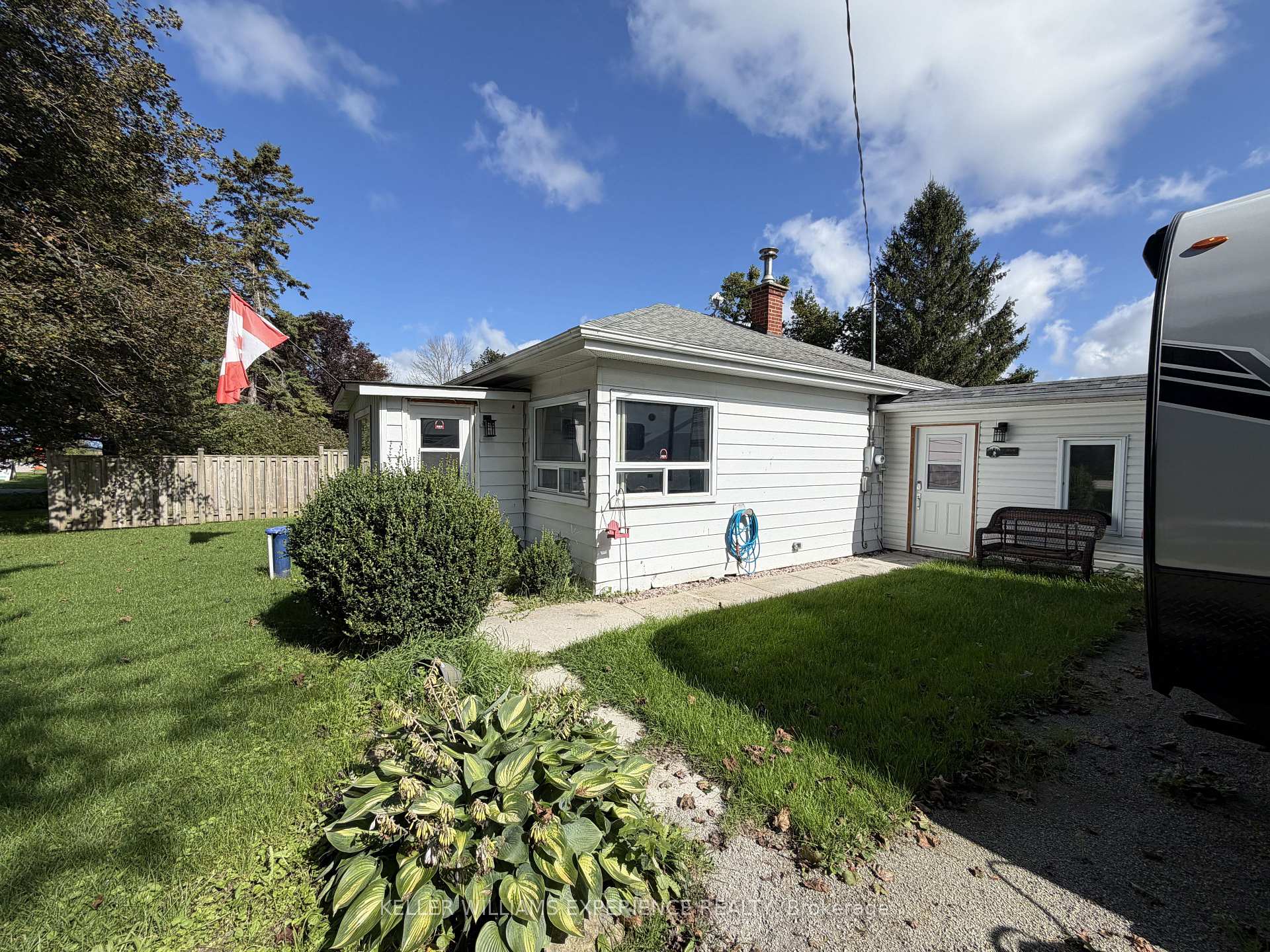 Photo 28 of 3829 Crossland Road, Springwater, Rural Springwater — HOMEH
