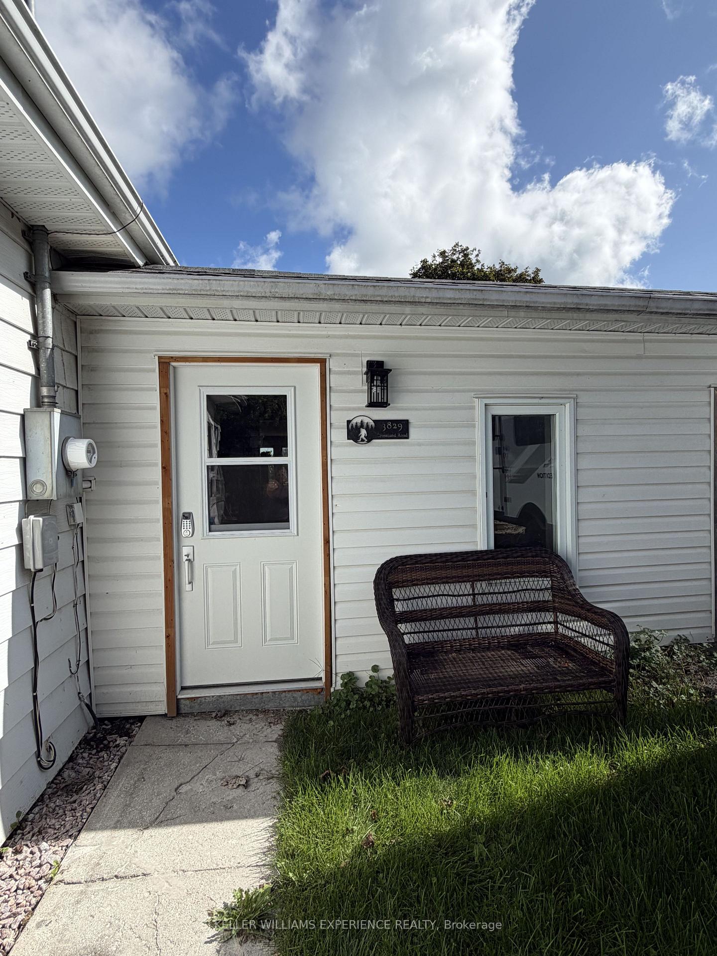 Photo 29 of 3829 Crossland Road, Springwater, Rural Springwater — HOMEH
