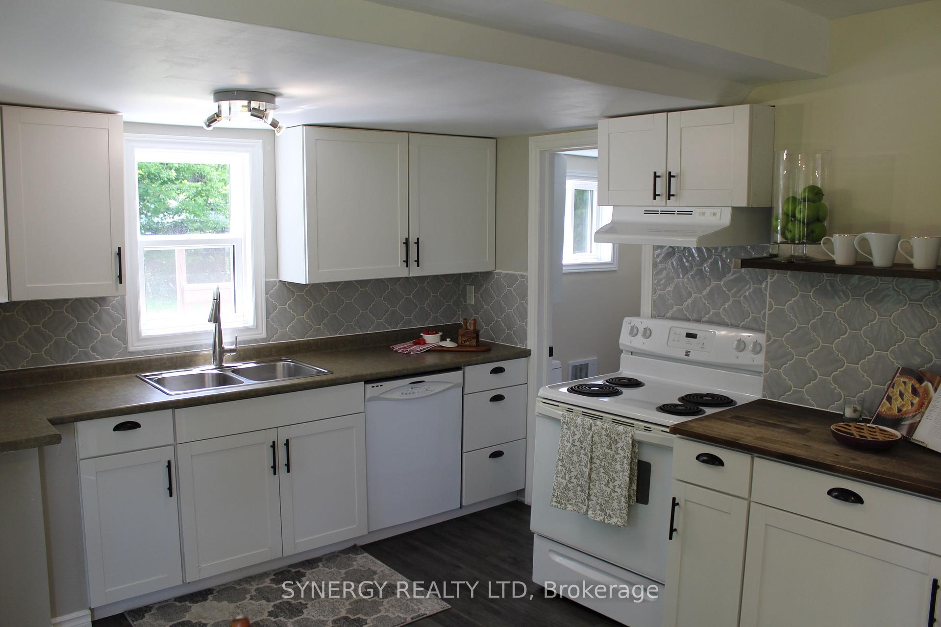 Photo 4 of 30 Mill Lane, Strathroy-Caradoc, NE — HOMEH
