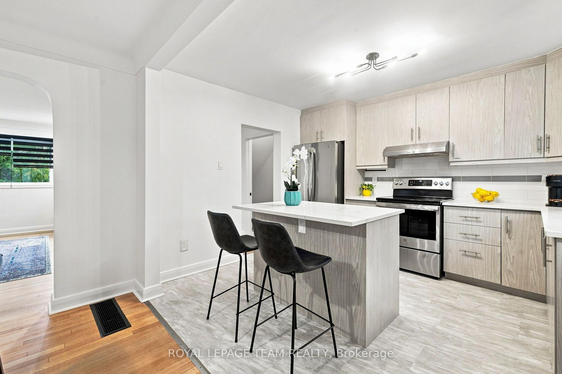 Photo 19 of 875 Woodroffe Avenue, Ottawa, McKellar Heights/Glabar Park — HOMEH