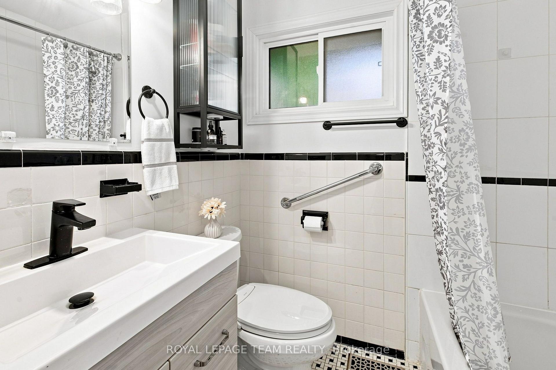 Photo 37 of 875 Woodroffe Avenue, Ottawa, McKellar Heights/Glabar Park — HOMEH