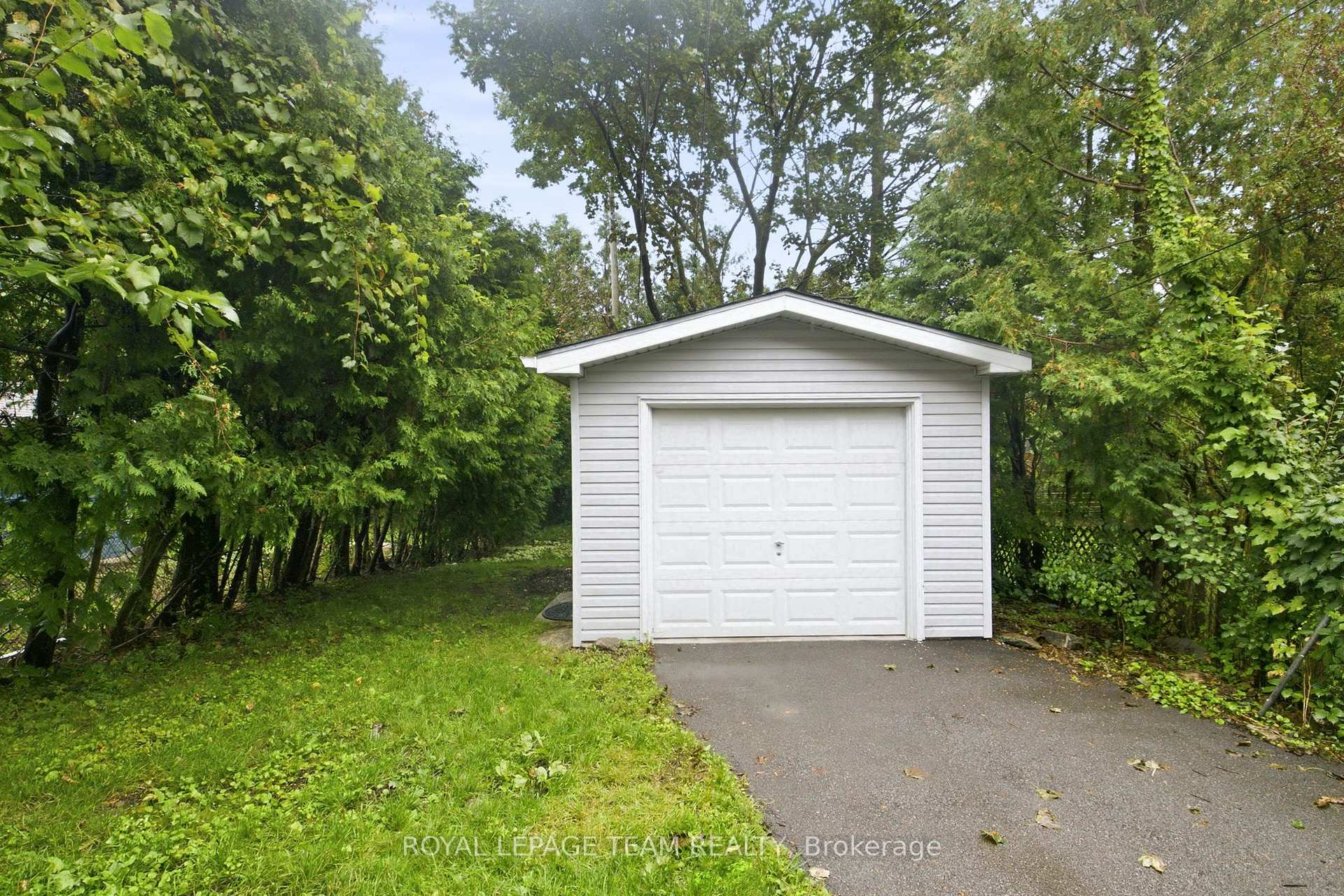 Photo 43 of 875 Woodroffe Avenue, Ottawa, McKellar Heights/Glabar Park — HOMEH