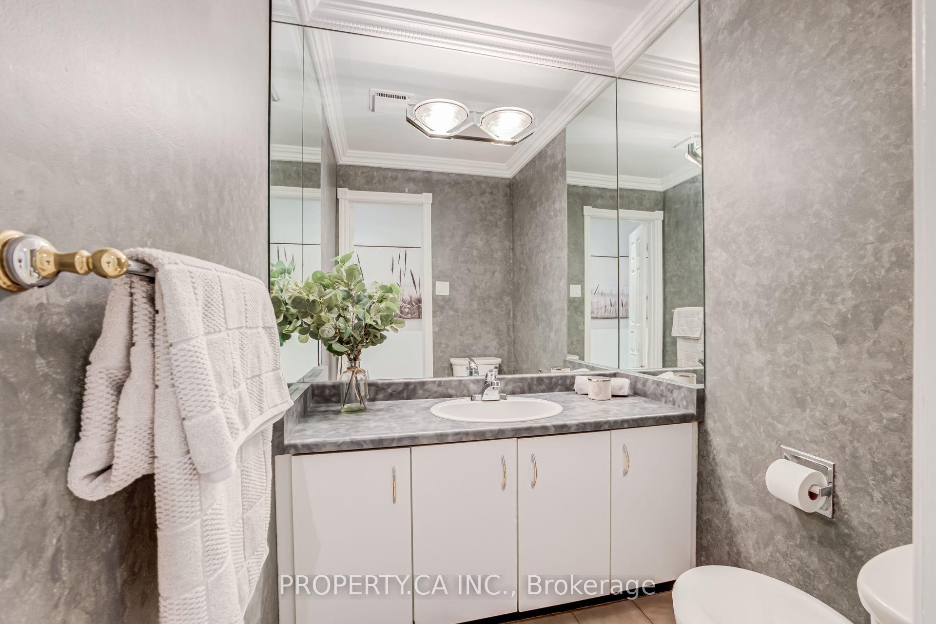 Photo 13 of 143 Cambridge Crescent, Richmond Hill, South Richvale — HOMEH