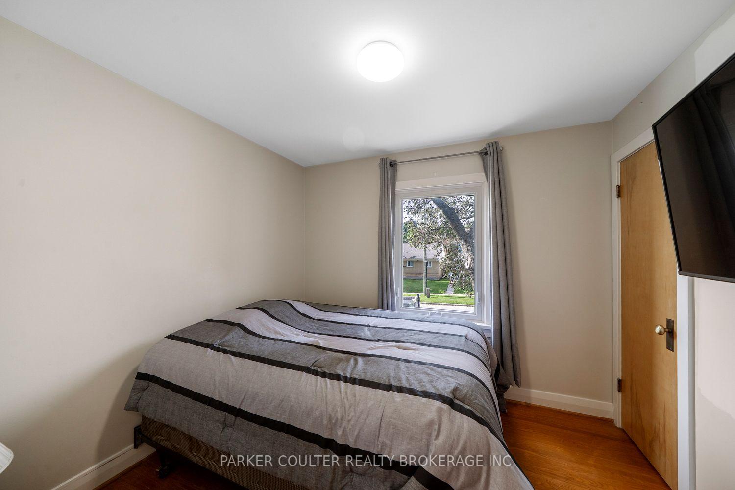 Photo 19 of 71 Newton Street, Barrie, Wellington — HOMEH
