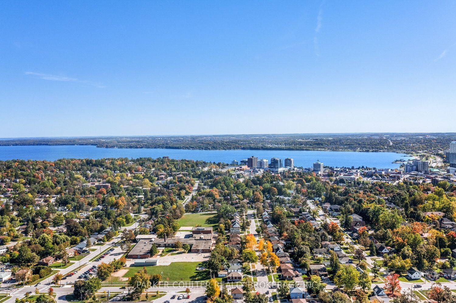Photo 49 of 71 Newton Street, Barrie, Wellington — HOMEH