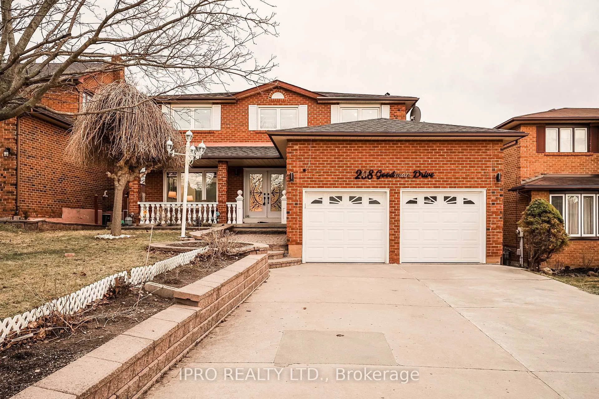 Photo 2 of 208 Goodman Drive, Oshawa, McLaughlin — HOMEH