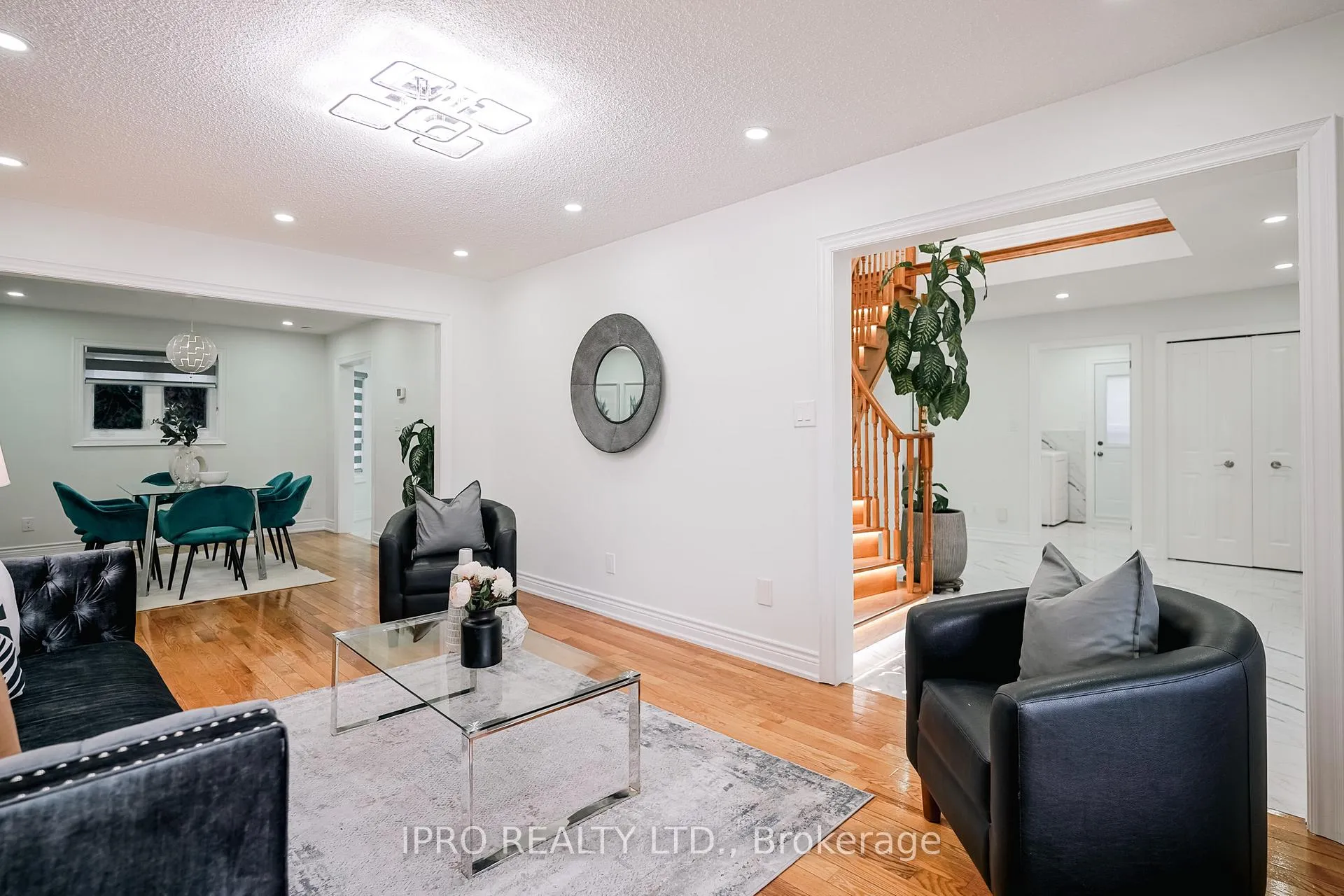 Photo 9 of 208 Goodman Drive, Oshawa, McLaughlin — HOMEH