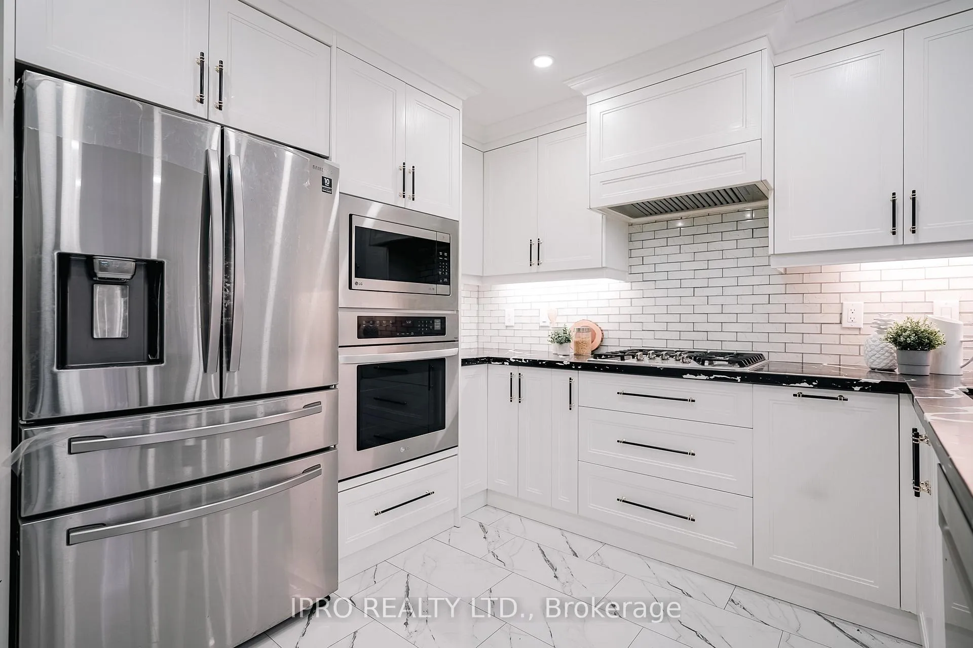 Photo 14 of 208 Goodman Drive, Oshawa, McLaughlin — HOMEH