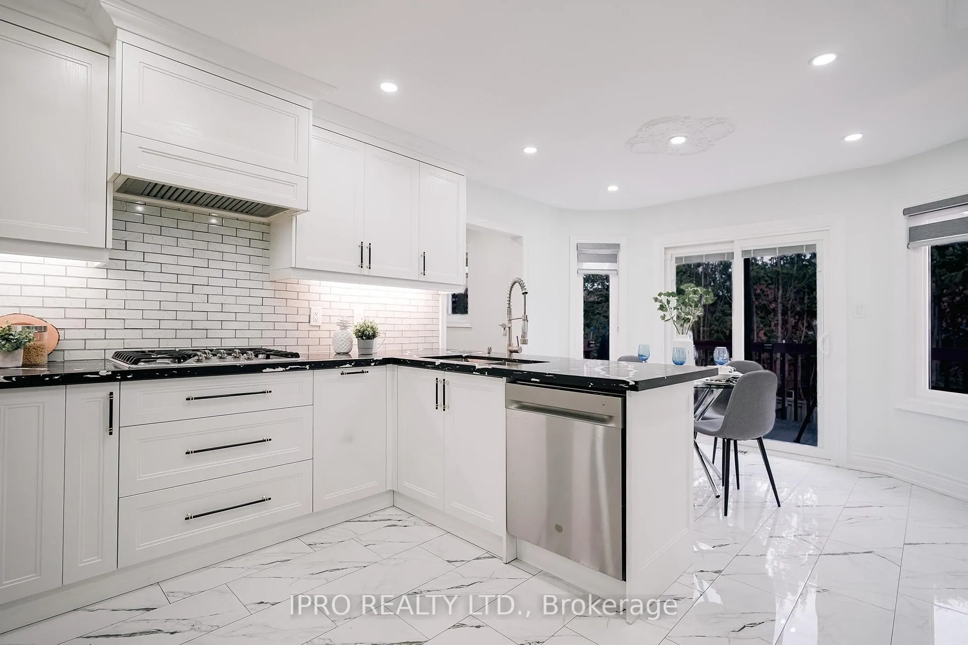 Photo 15 of 208 Goodman Drive, Oshawa, McLaughlin — HOMEH
