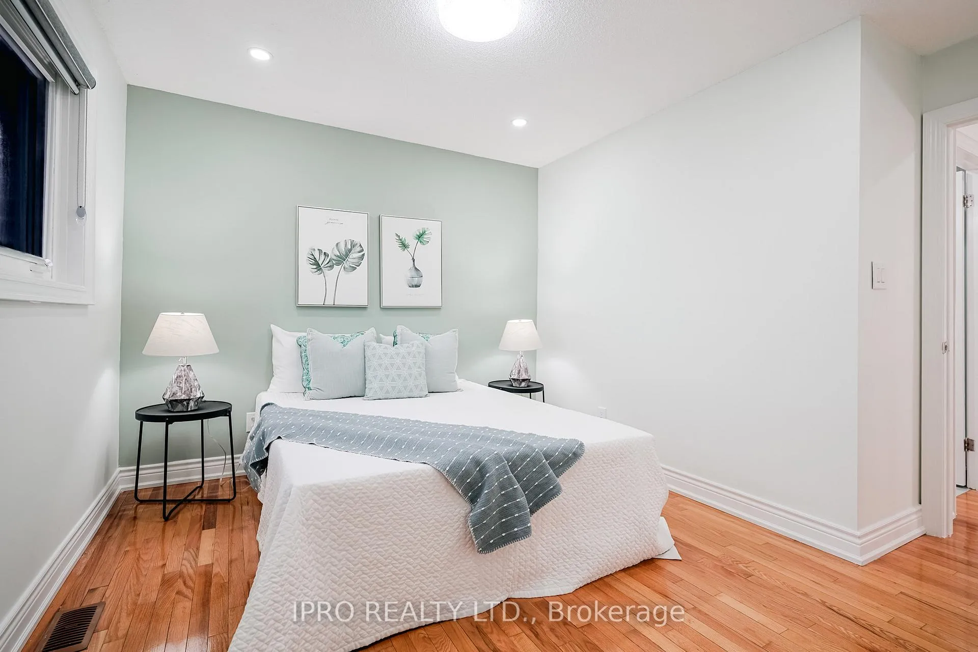 Photo 31 of 208 Goodman Drive, Oshawa, McLaughlin — HOMEH