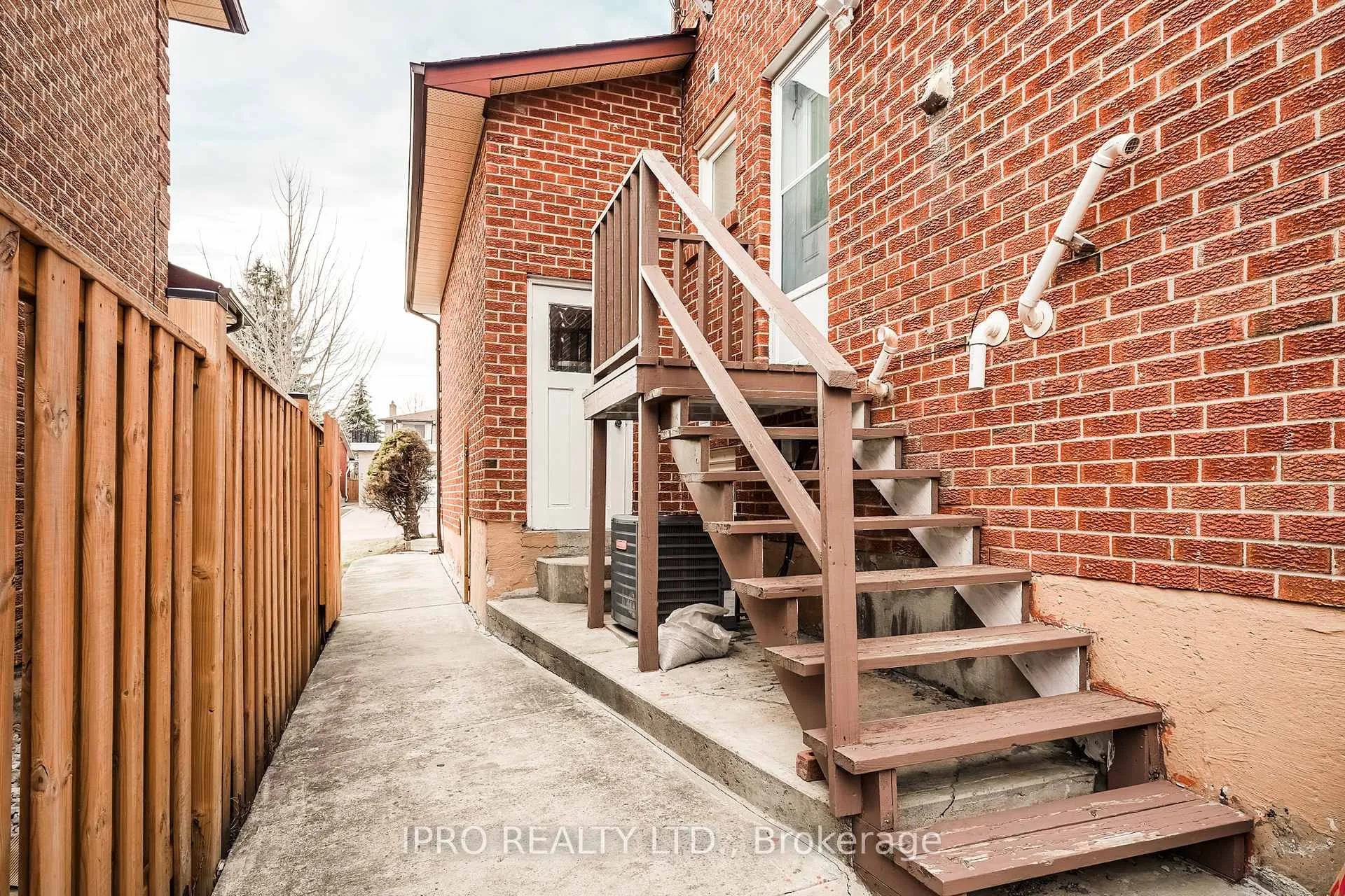 Photo 46 of 208 Goodman Drive, Oshawa, McLaughlin — HOMEH
