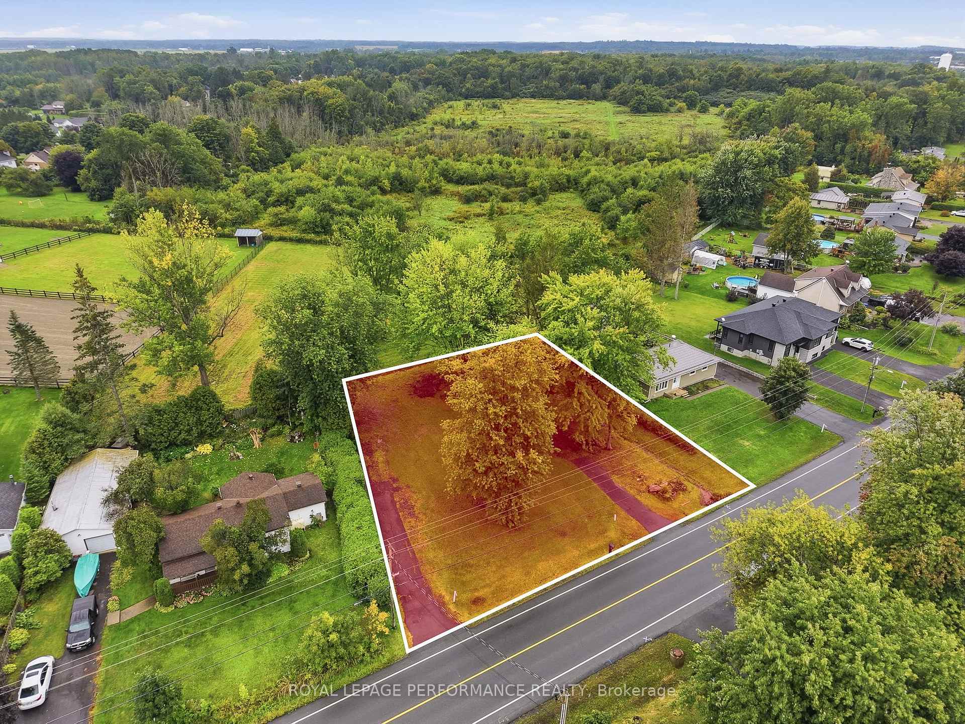 Photo 2 of 485 Front Road W, Champlain, L'Orignal — HOMEH
