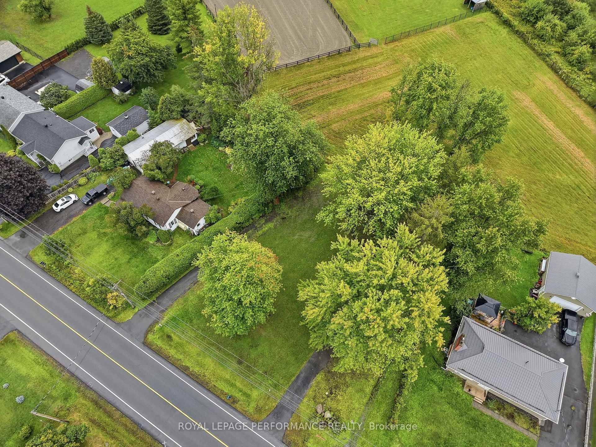 Photo 3 of 485 Front Road W, Champlain, L'Orignal — HOMEH