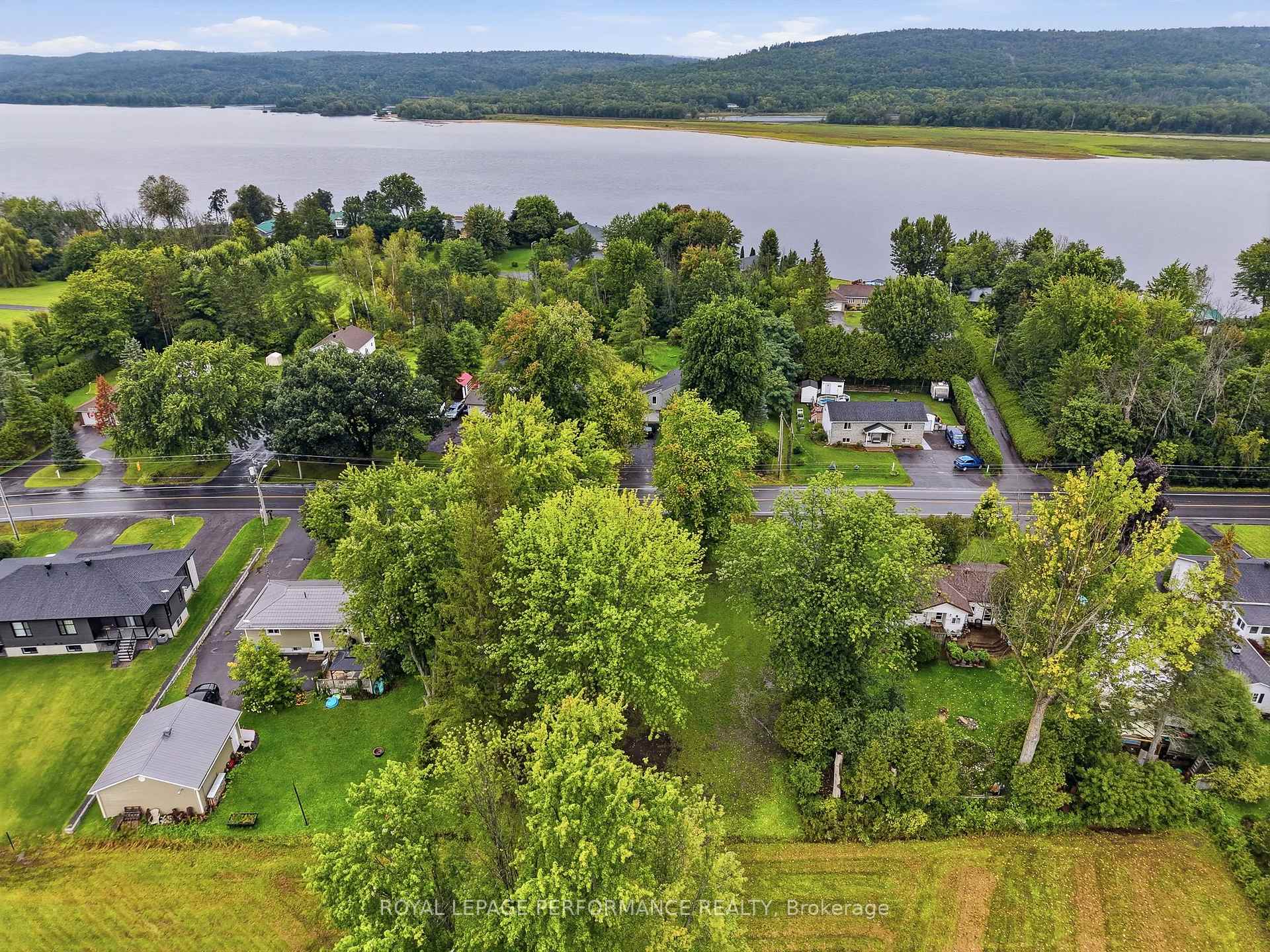 Photo 5 of 485 Front Road W, Champlain, L'Orignal — HOMEH