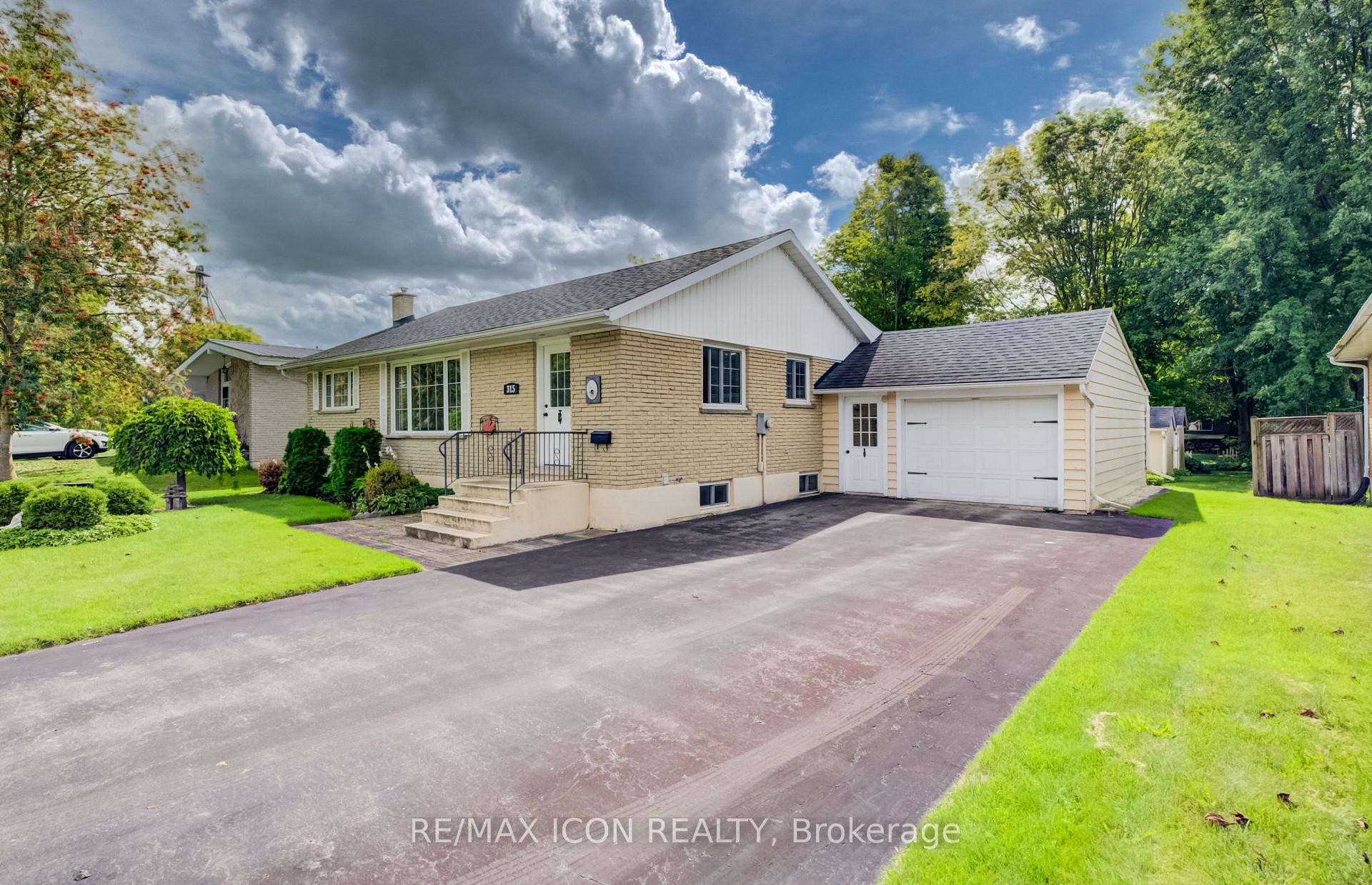 Photo 3 of 315 Perth Street, Wellington North, Mount Forest — HOMEH