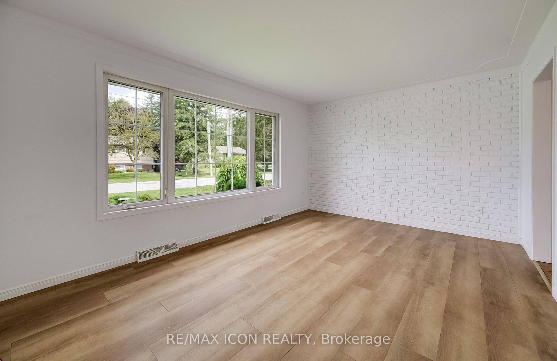 Photo 13 of 315 Perth Street, Wellington North, Mount Forest — HOMEH