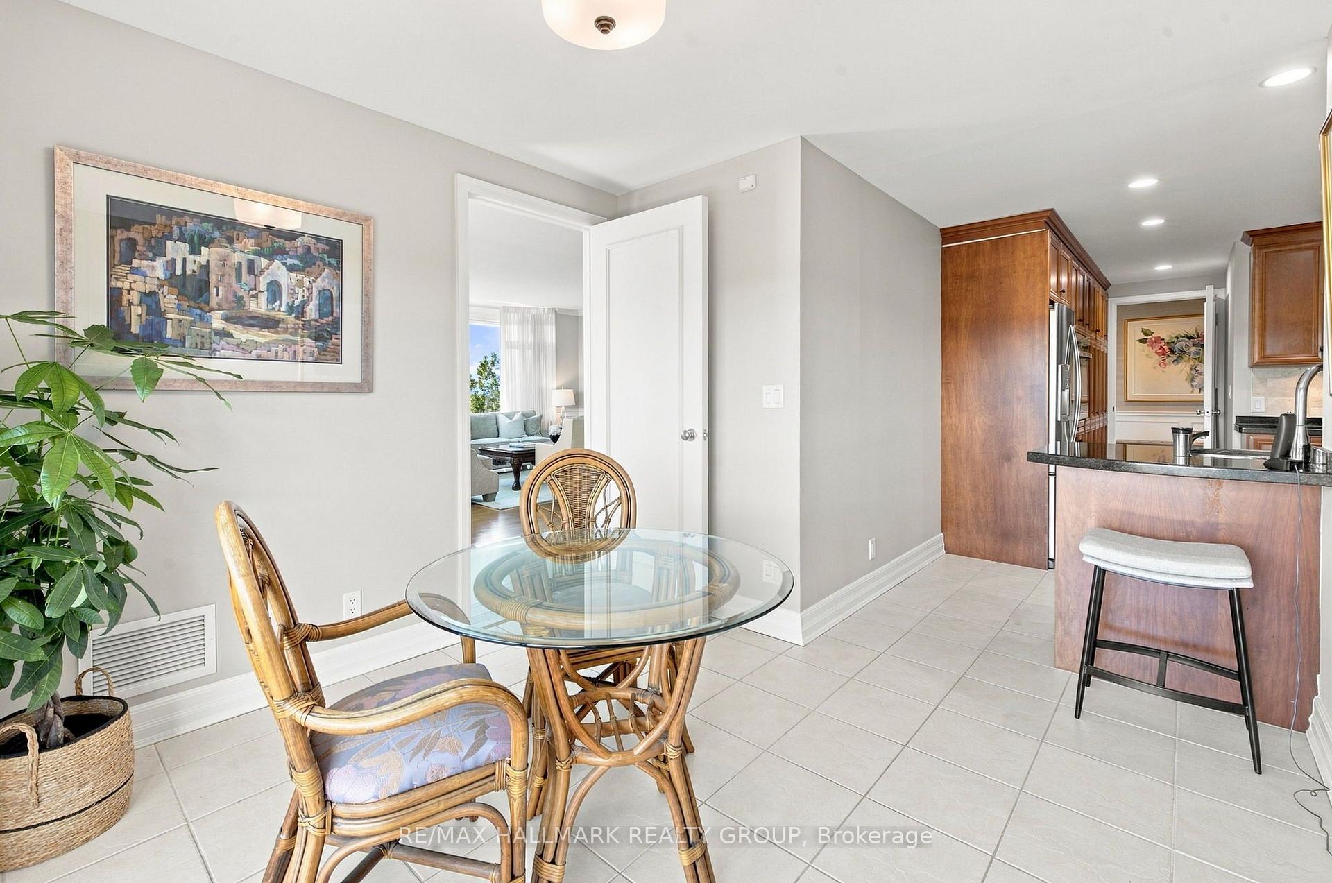 Photo 23 of Unit 706, 3590 Rivergate Way, Ottawa, Quinterra — HOMEH