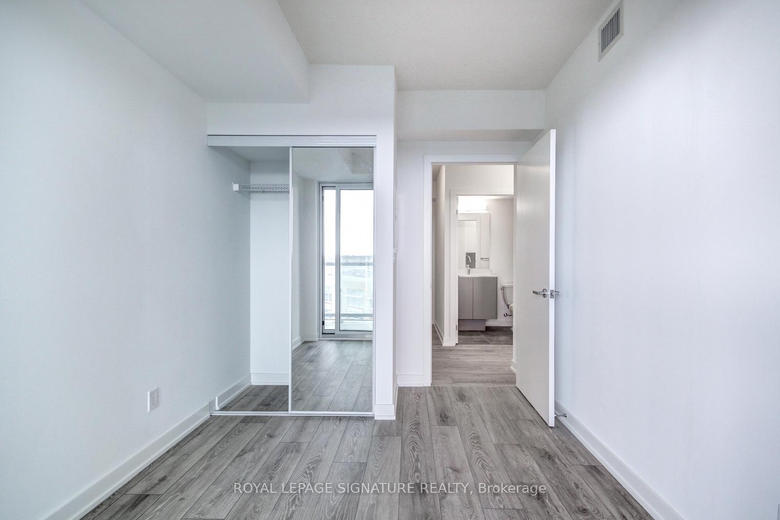 Photo 10 of Unit B503, 3200 Dakota Common, Burlington, Alton — HOMEH