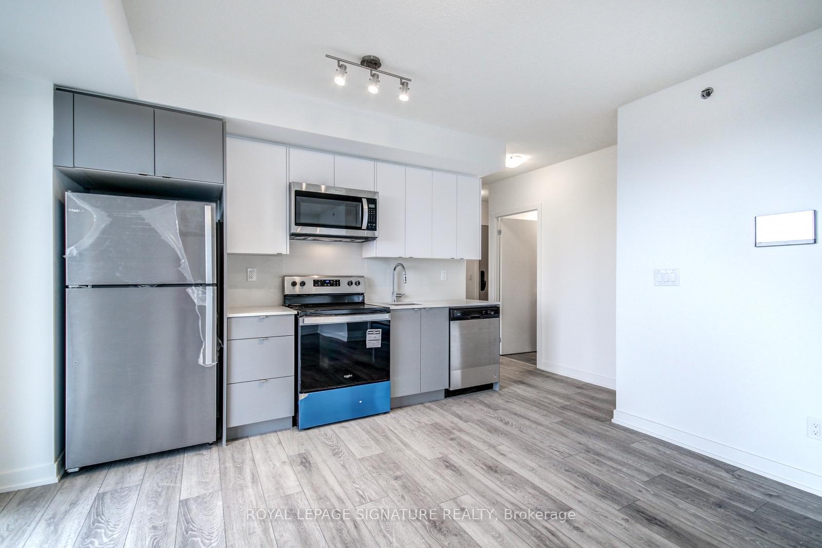 Photo 14 of Unit B503, 3200 Dakota Common, Burlington, Alton — HOMEH