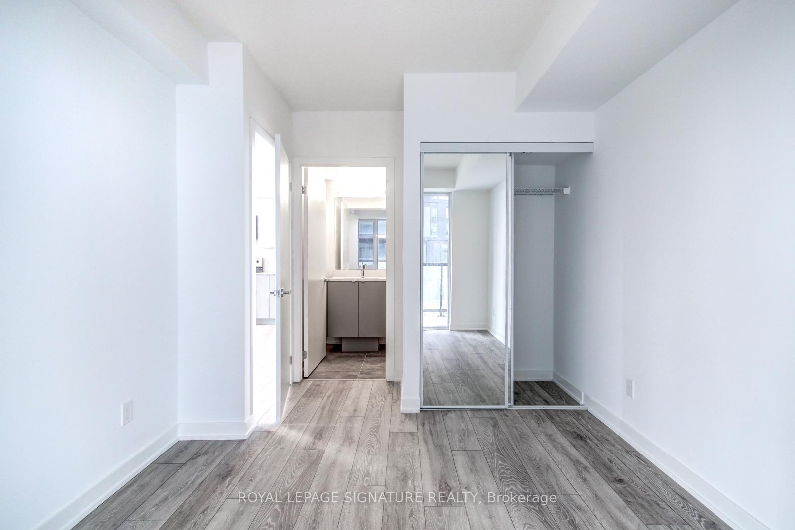Photo 17 of Unit B503, 3200 Dakota Common, Burlington, Alton — HOMEH