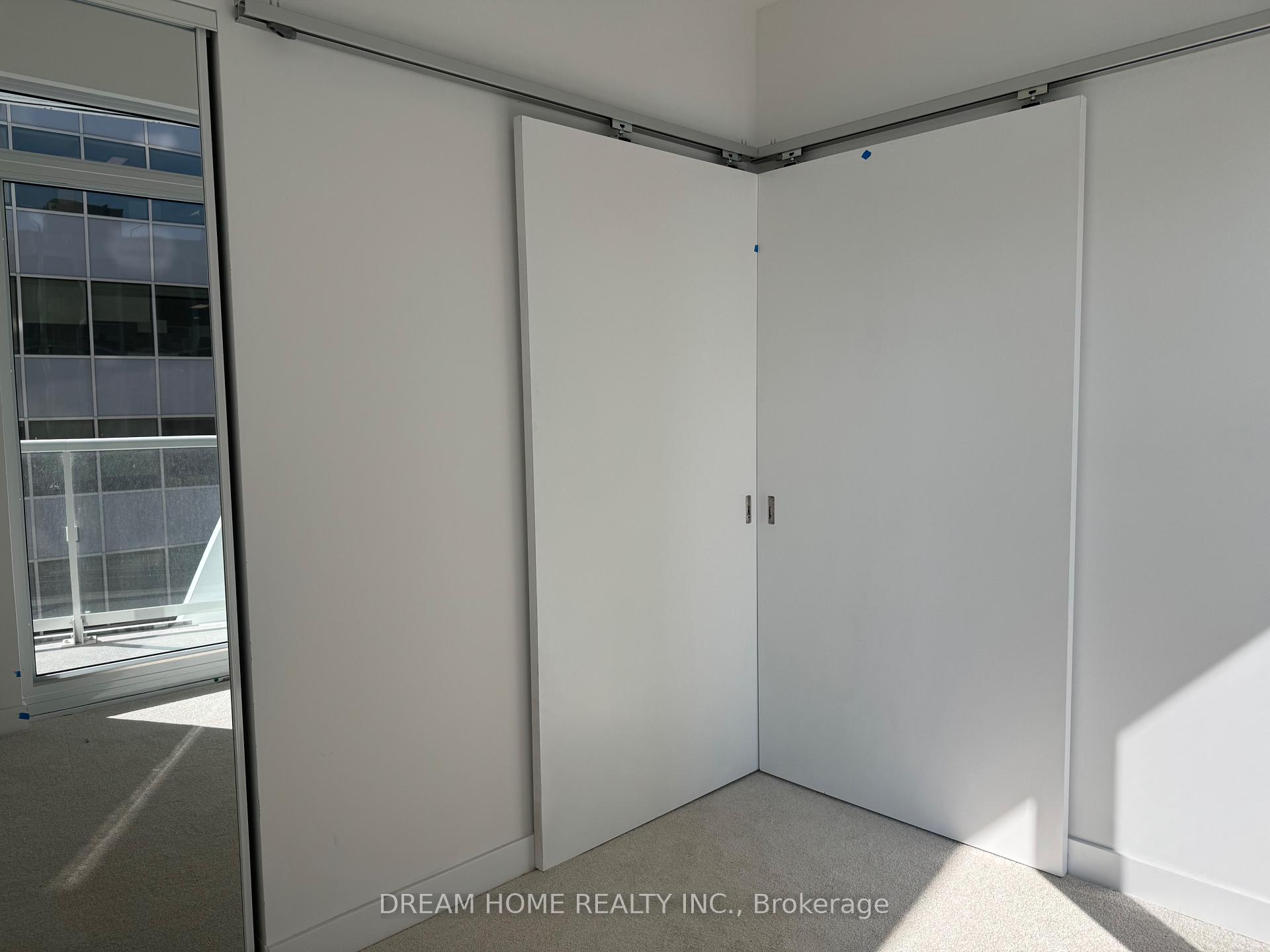 Photo 3 of Unit 1226, 230 Simcoe Street, Toronto, Kensington-Chinatown — HOMEH