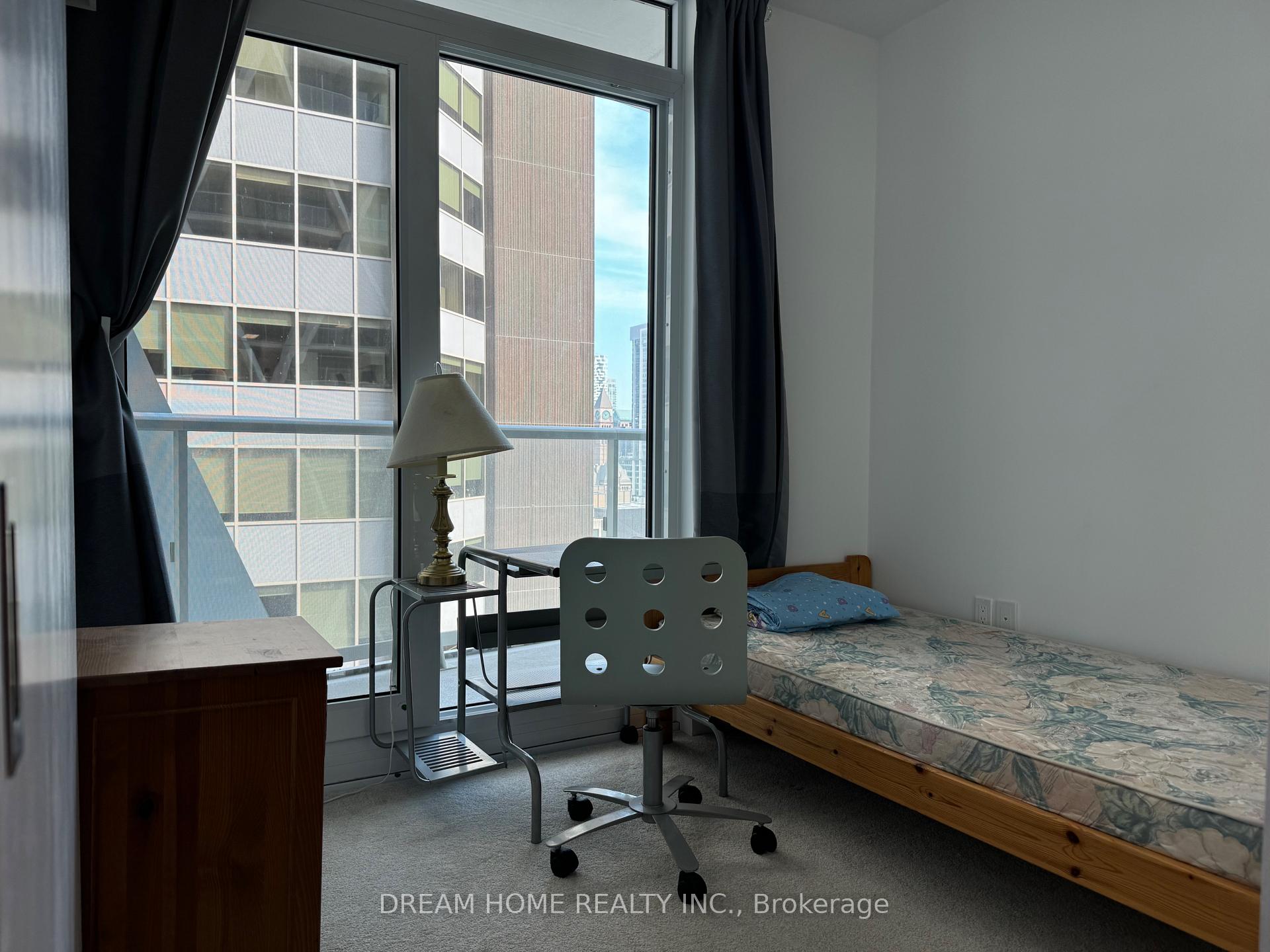 Photo of Unit 1226, 230 Simcoe Street