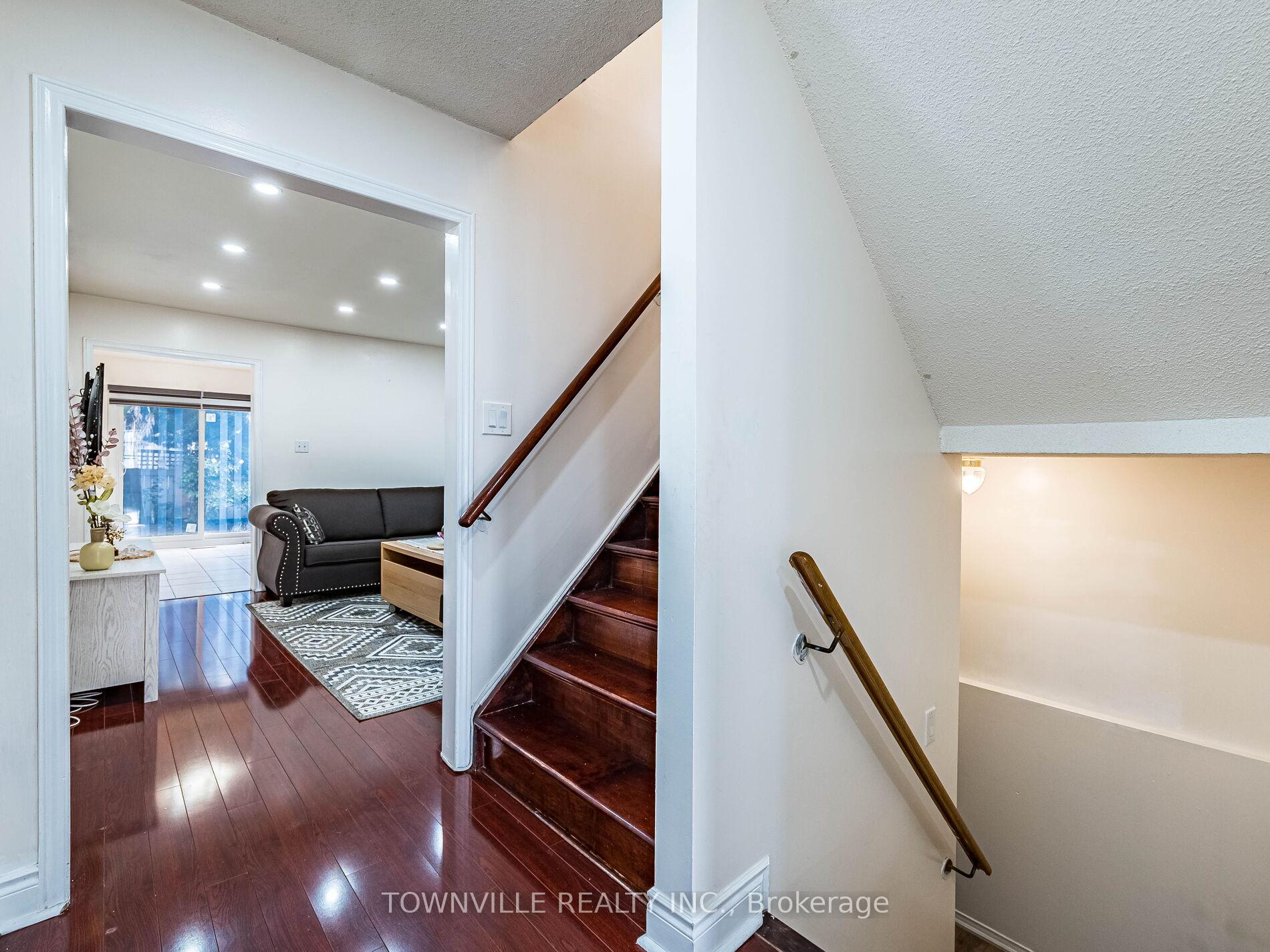 Photo 3 of 63 Ural Circle, Brampton, Sandringham-Wellington — HOMEH