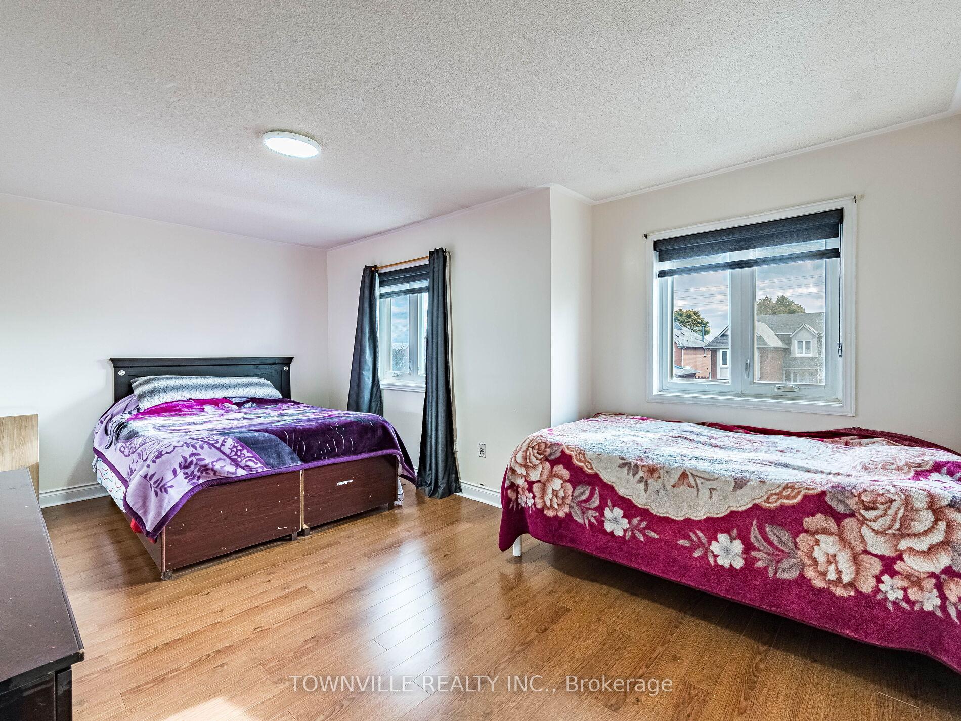 Photo 12 of 63 Ural Circle, Brampton, Sandringham-Wellington — HOMEH
