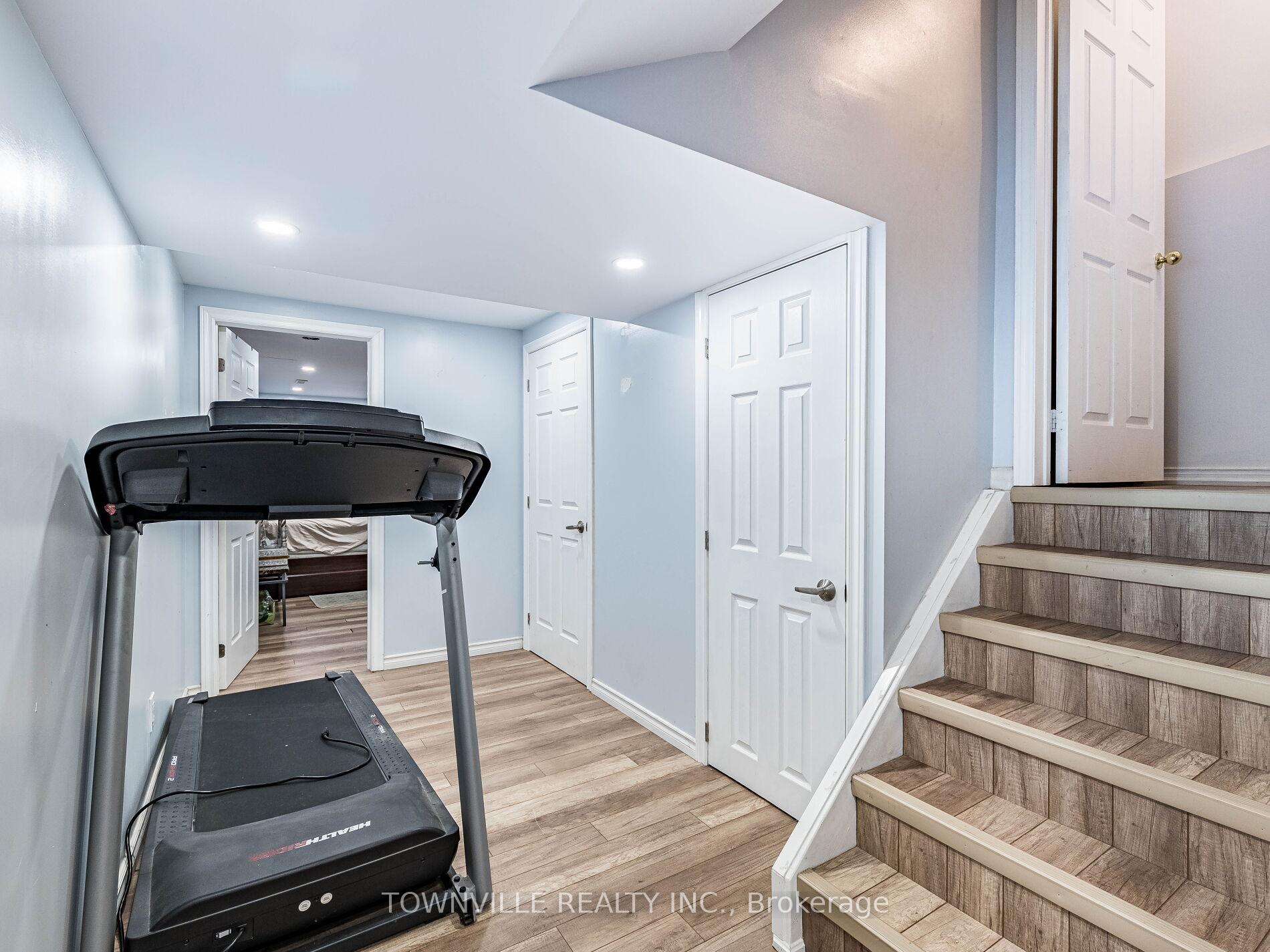 Photo 24 of 63 Ural Circle, Brampton, Sandringham-Wellington — HOMEH