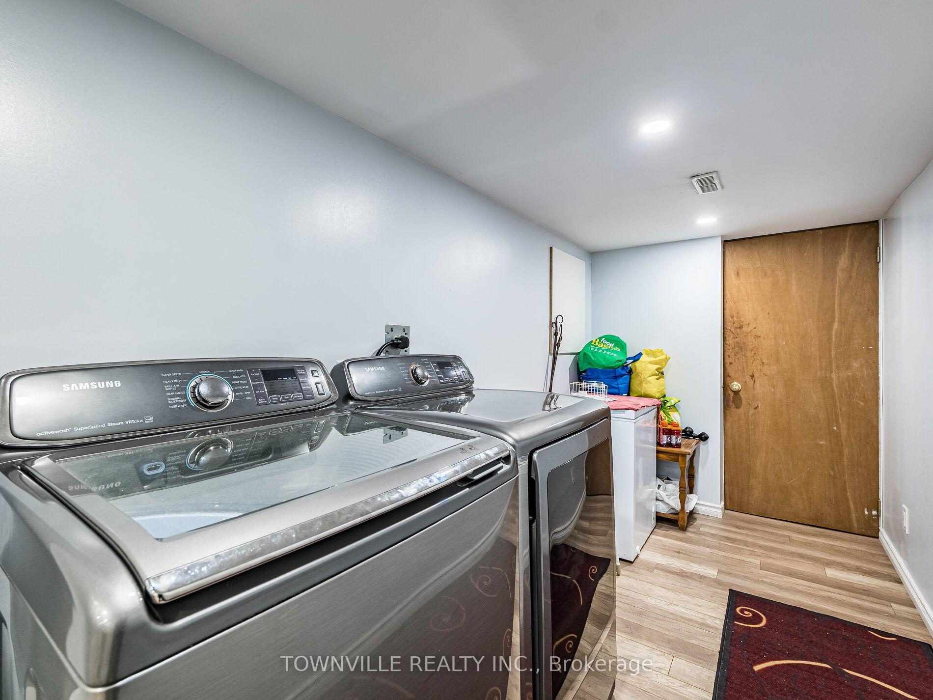 Photo 25 of 63 Ural Circle, Brampton, Sandringham-Wellington — HOMEH