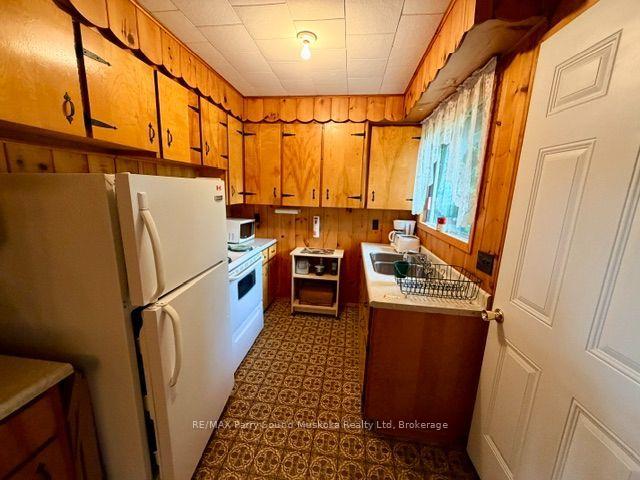 Photo 4 of 220 East Whalley Lake Road E, Magnetawan — HOMEH