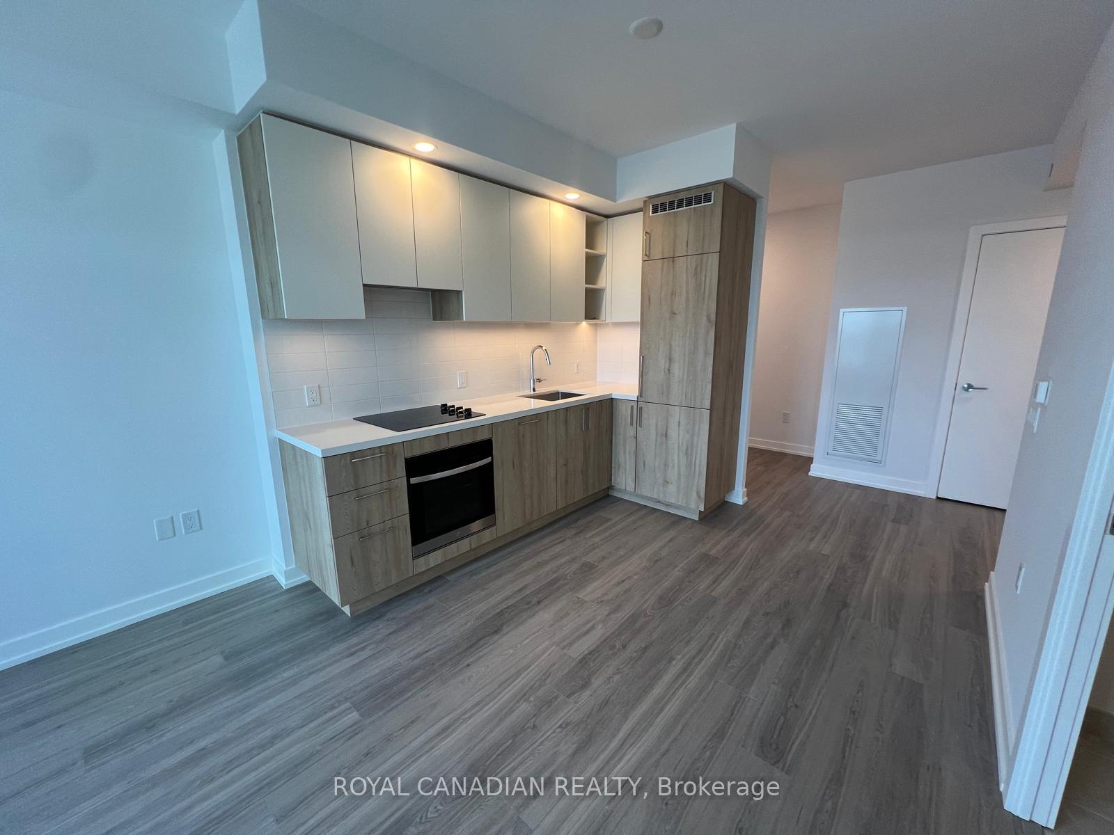 Photo 1 of Unit 613, 21 Meadowvale Road, Vaughan, Concord — HOMEH