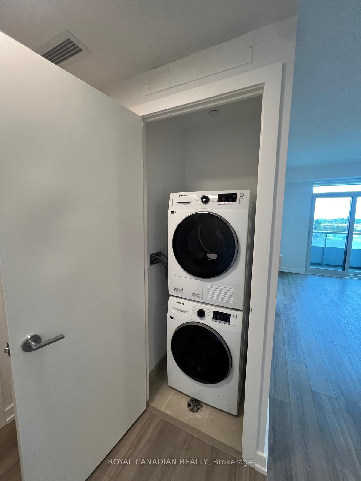 Photo 5 of Unit 613, 21 Meadowvale Road, Vaughan, Concord — HOMEH