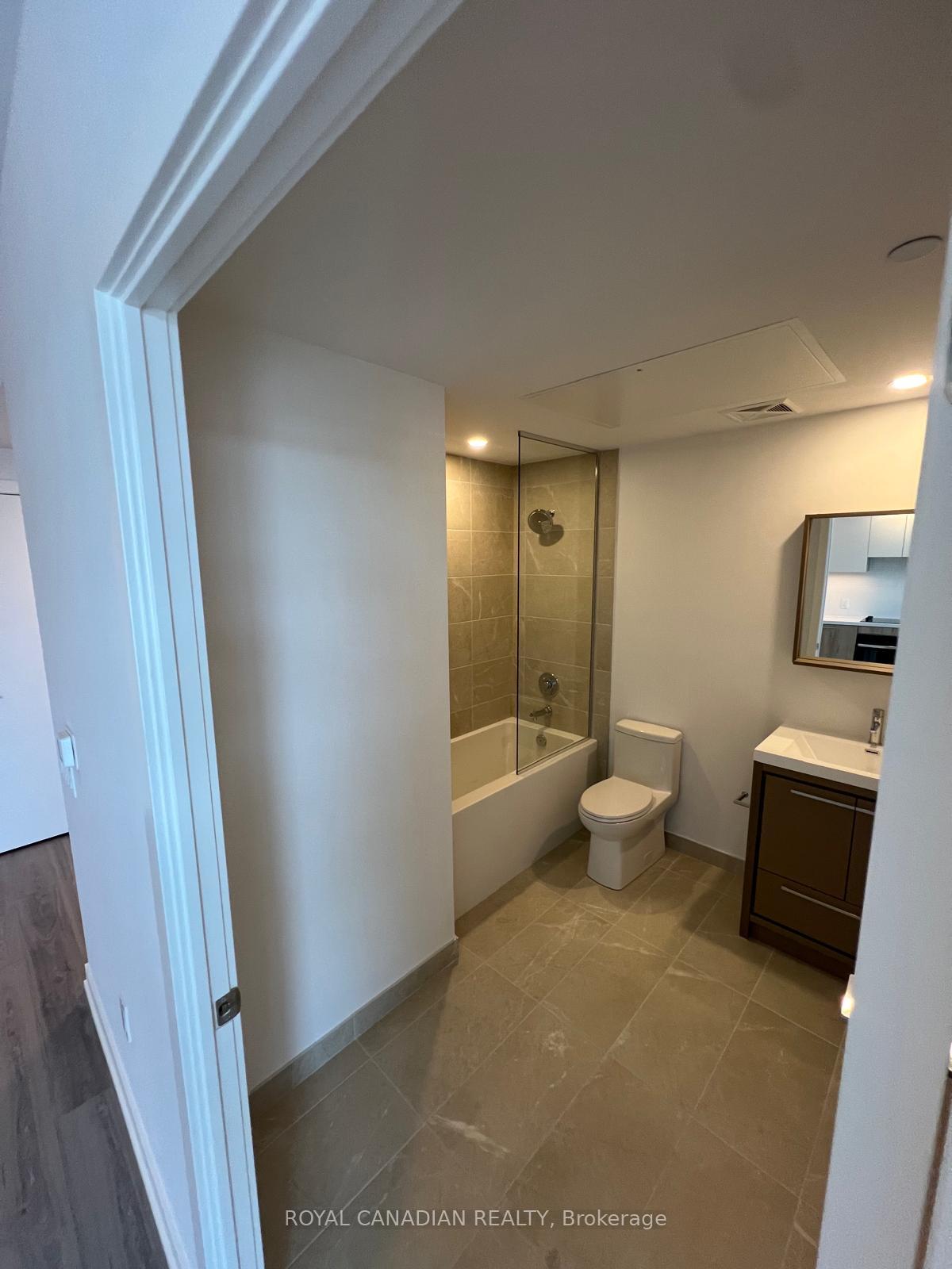 Photo 10 of Unit 613, 21 Meadowvale Road, Vaughan, Concord — HOMEH