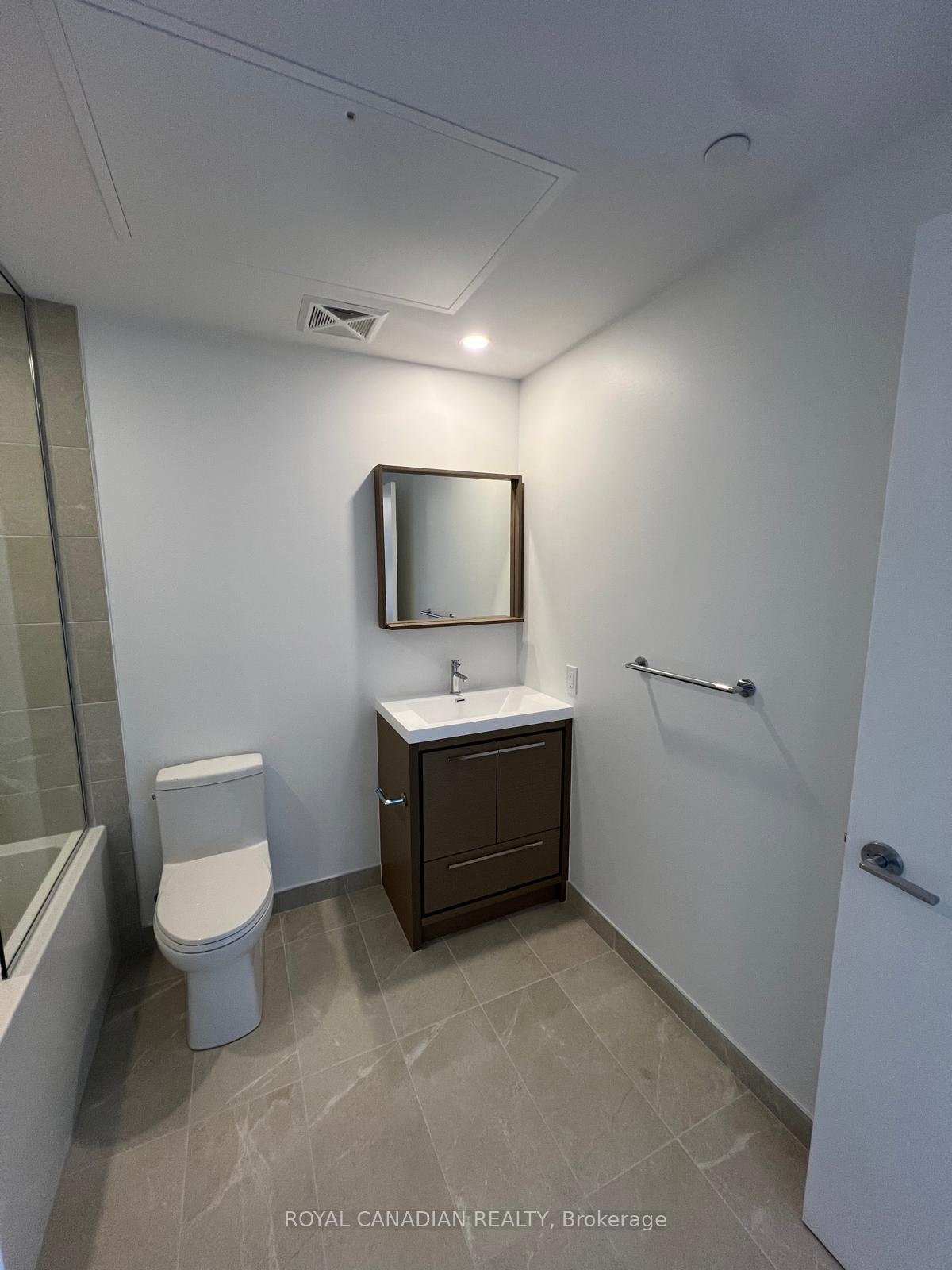 Photo 11 of Unit 613, 21 Meadowvale Road, Vaughan, Concord — HOMEH