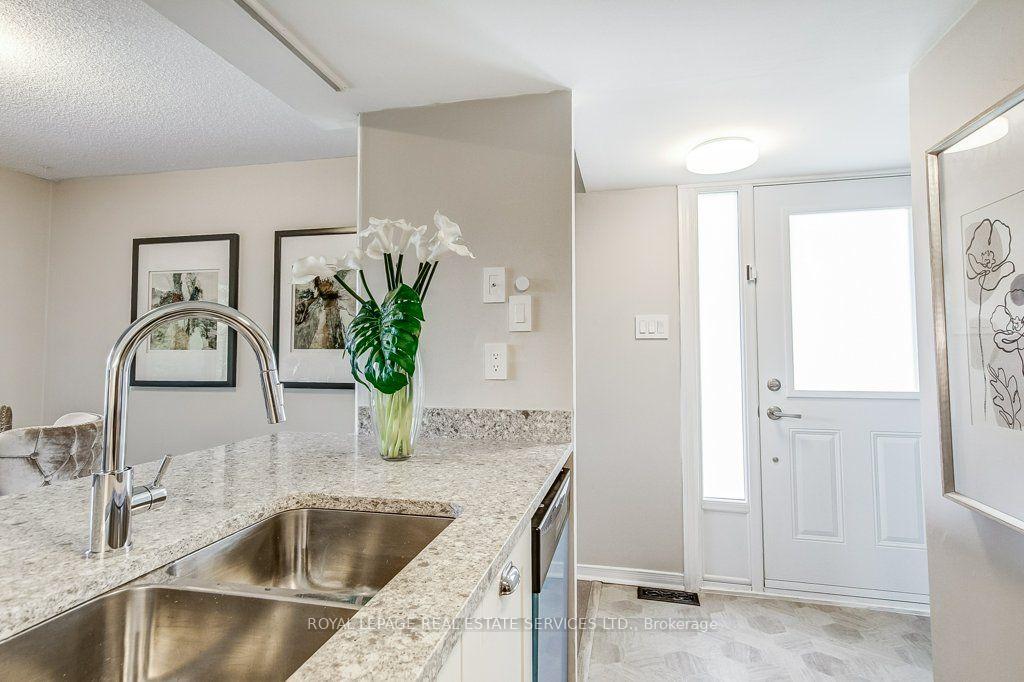 Photo 11 of Unit 19, 2530 Northampton Boulevard, Burlington, Headon — HOMEH