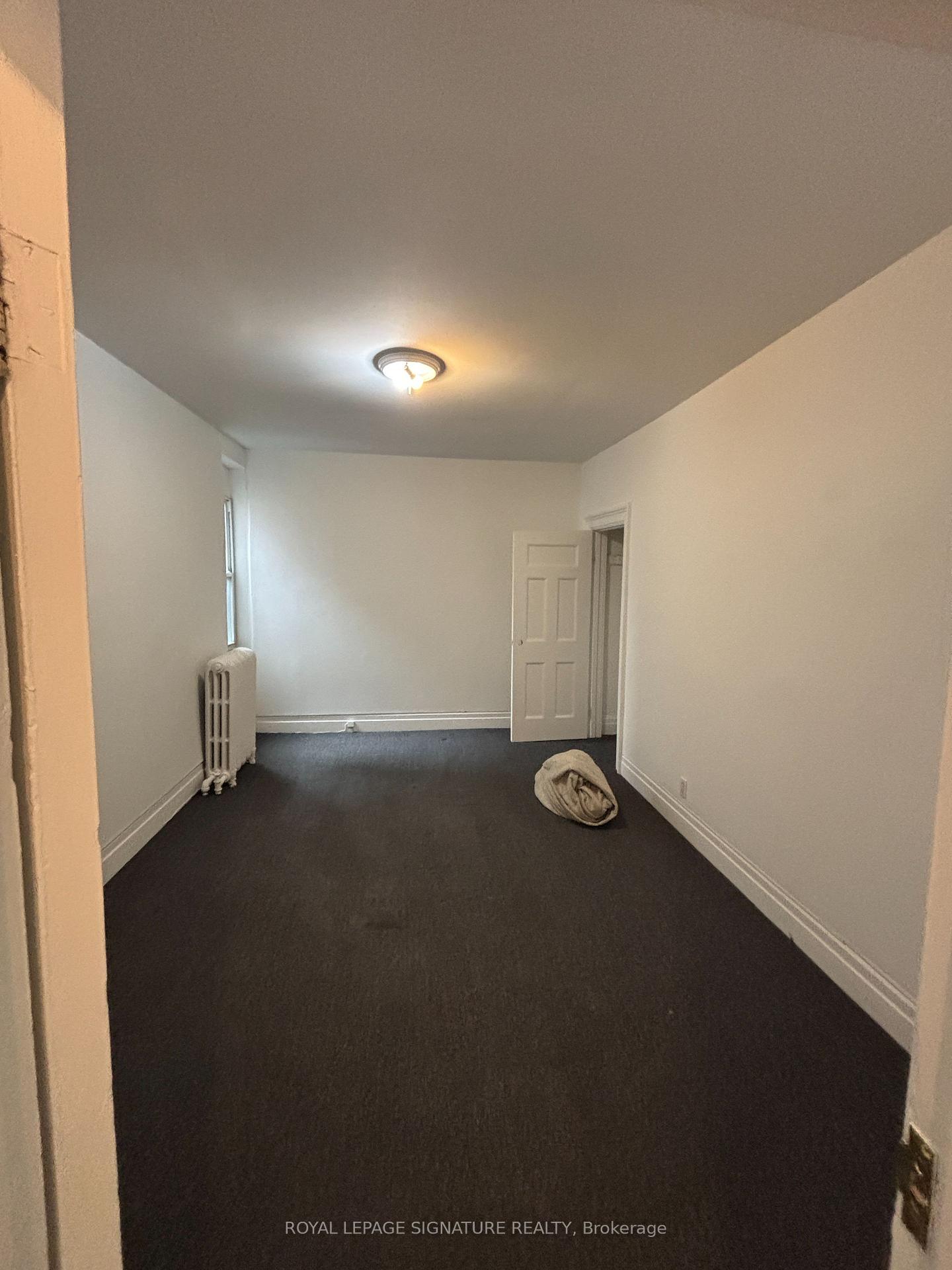 Photo 8 of Unit 3rd Floor, 563 Bloor Street W, Toronto, University — HOMEH