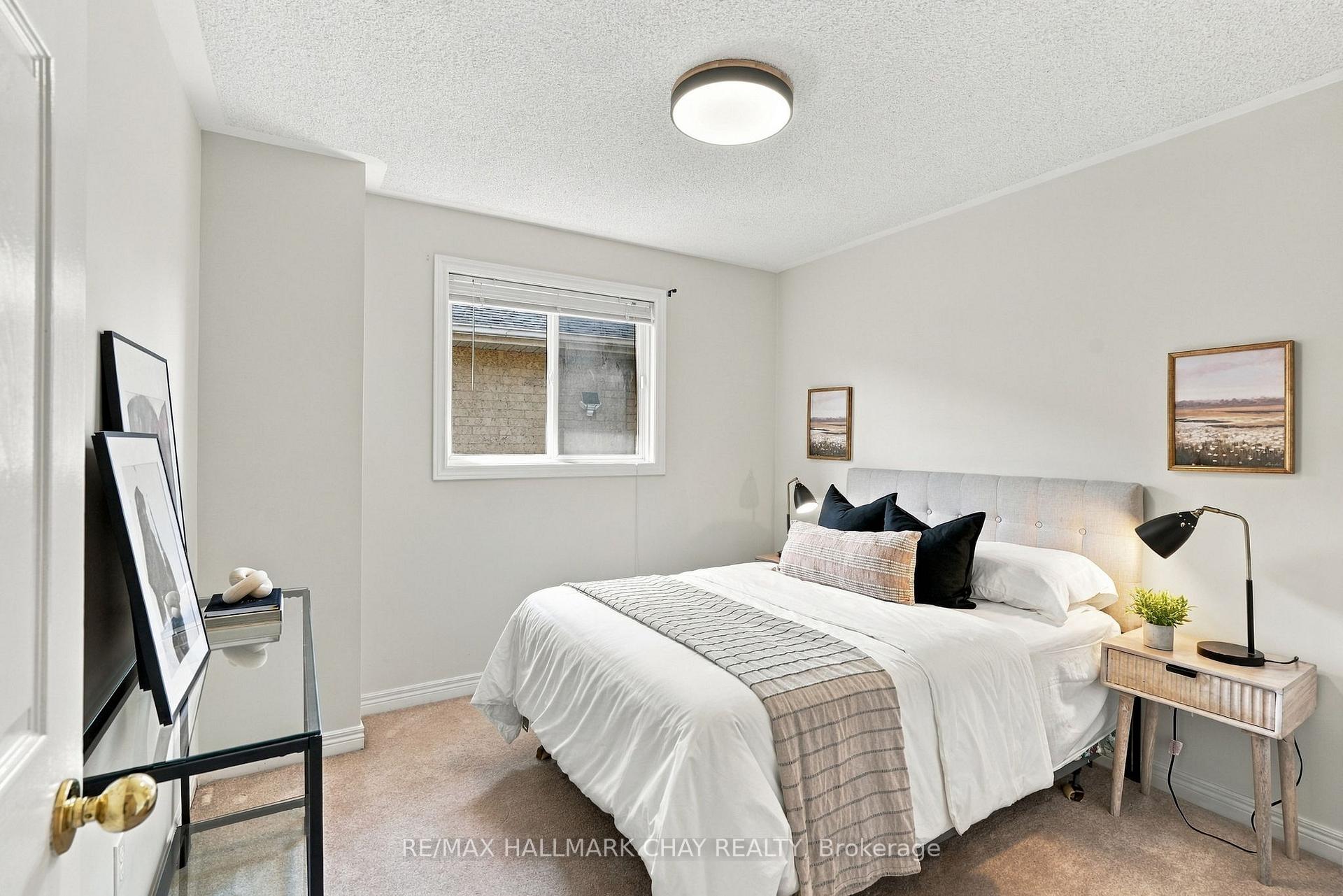 Photo 32 of 3 Maw Court, Barrie, Northwest — HOMEH