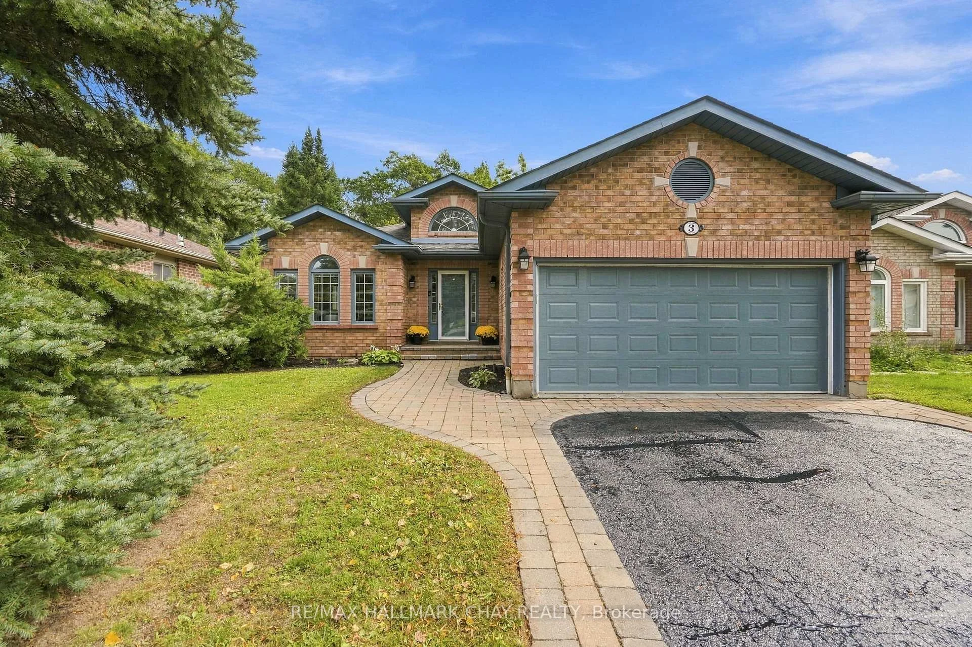 Photo 2 of 3 Maw Court, Barrie, Northwest — HOMEH