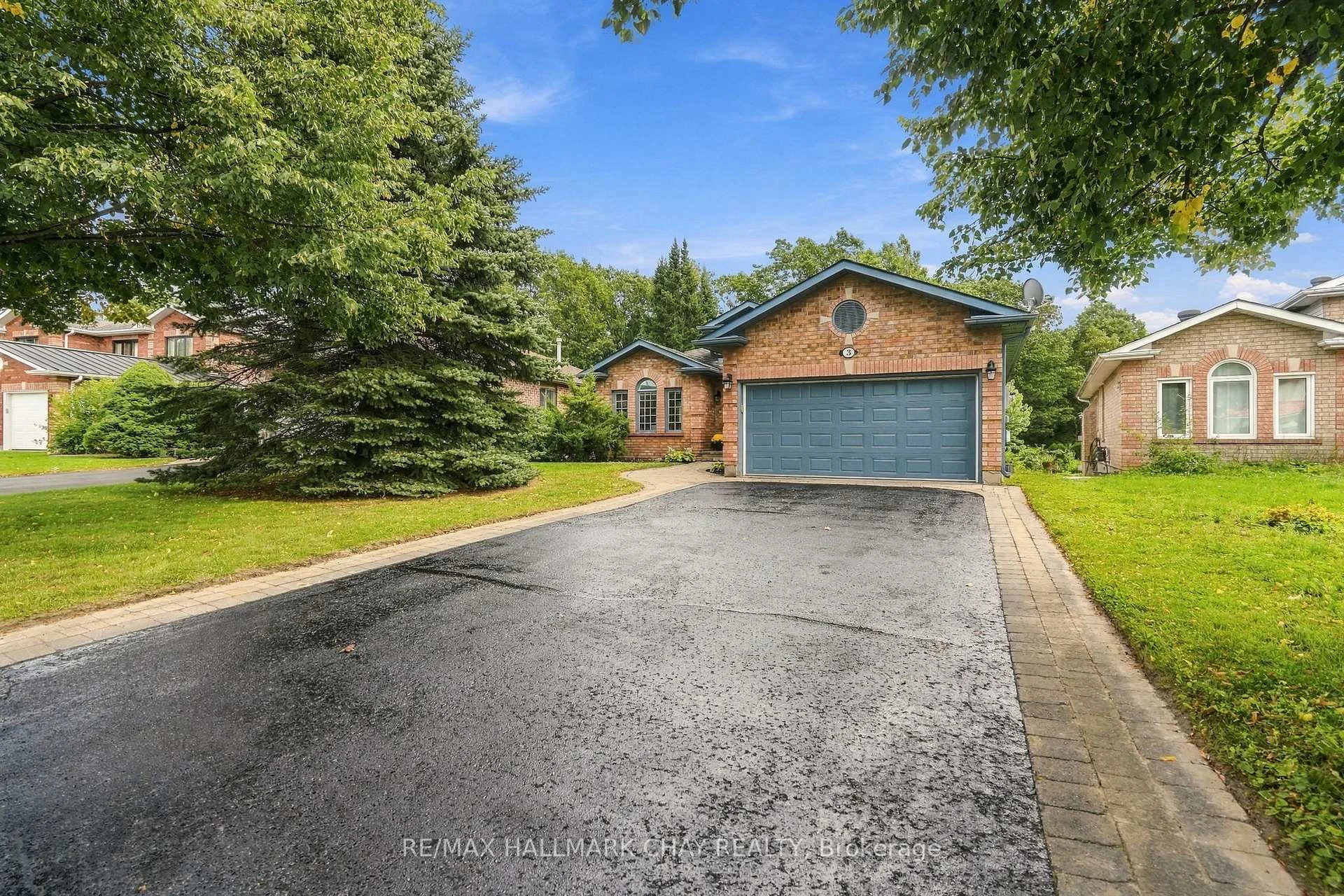 Photo 4 of 3 Maw Court, Barrie, Northwest — HOMEH