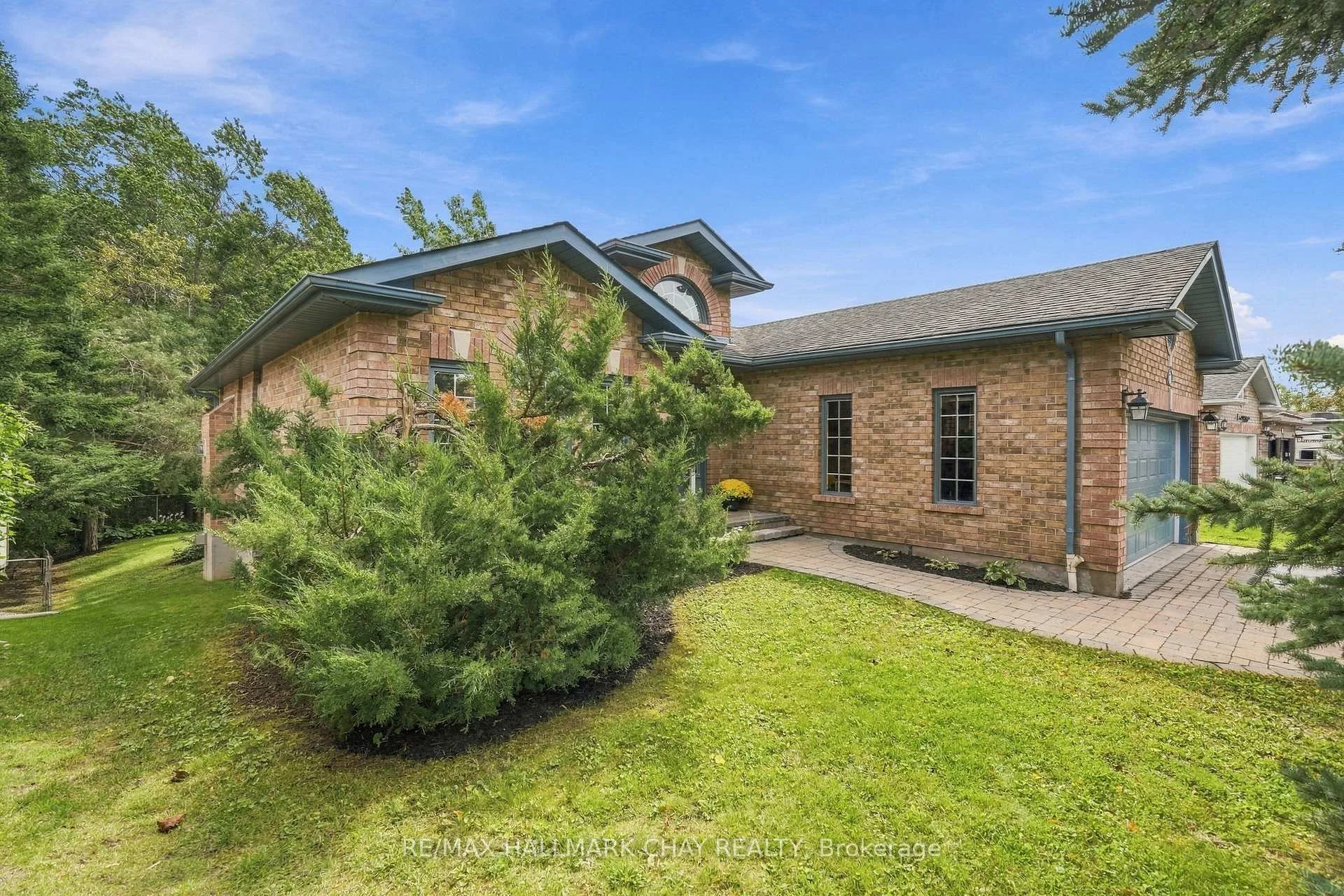 Photo 6 of 3 Maw Court, Barrie, Northwest — HOMEH
