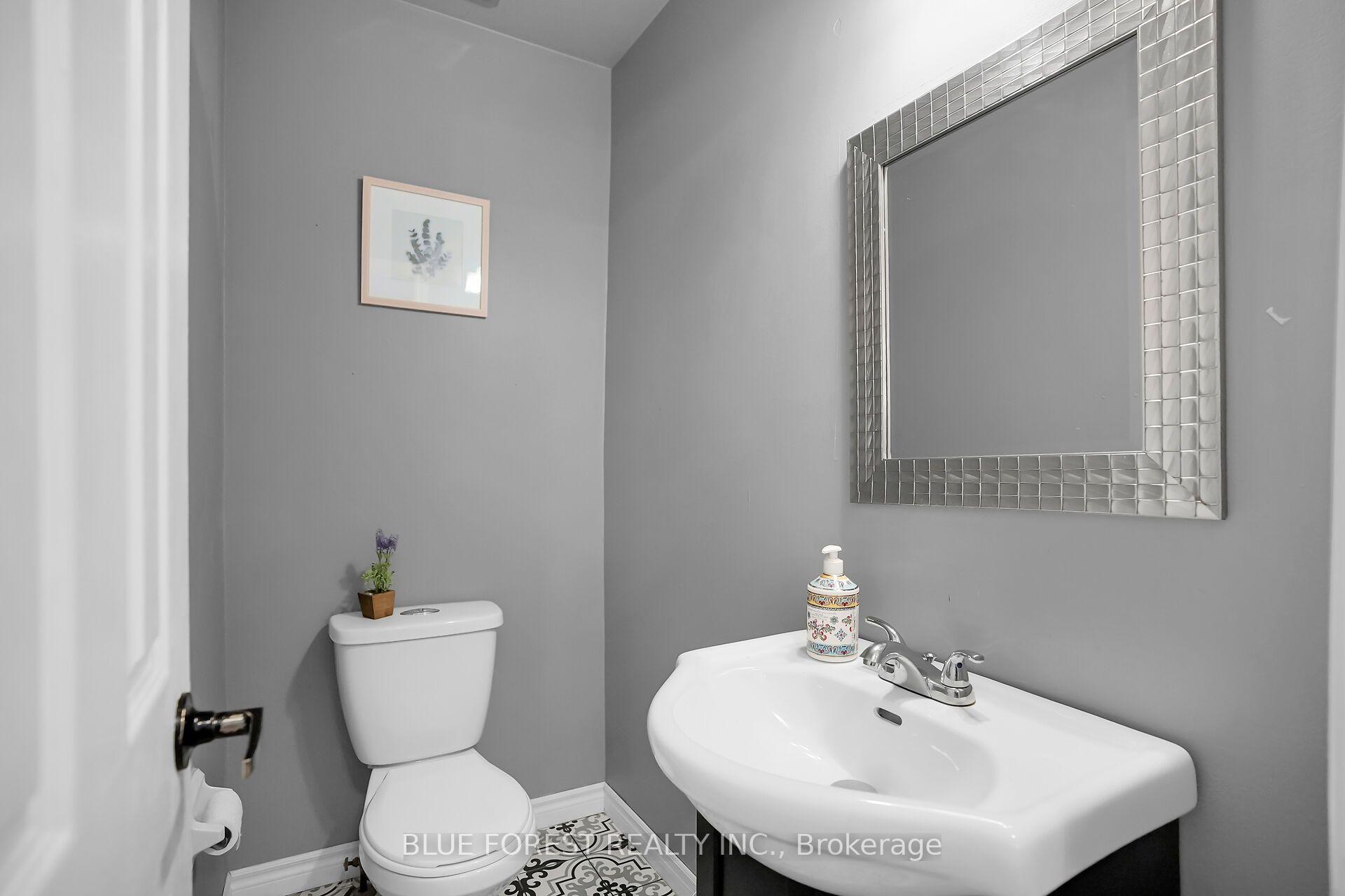 Photo 9 of 9 Ardsley Road, London, North I — HOMEH