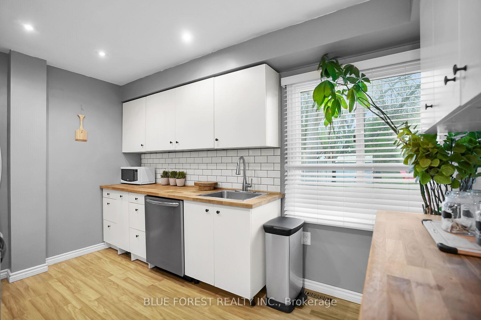 Photo 10 of 9 Ardsley Road, London, North I — HOMEH