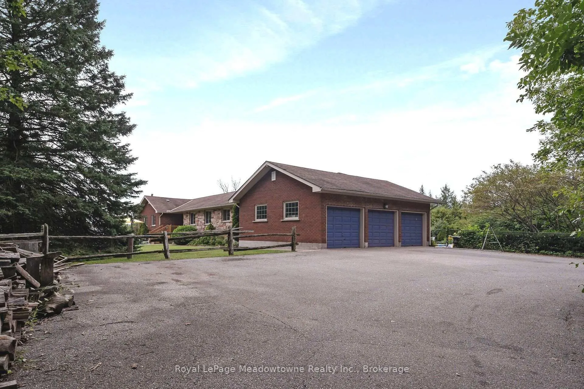 Photo 2 of 13306 Sixth Line, Milton, Rural Nassagaweya — HOMEH