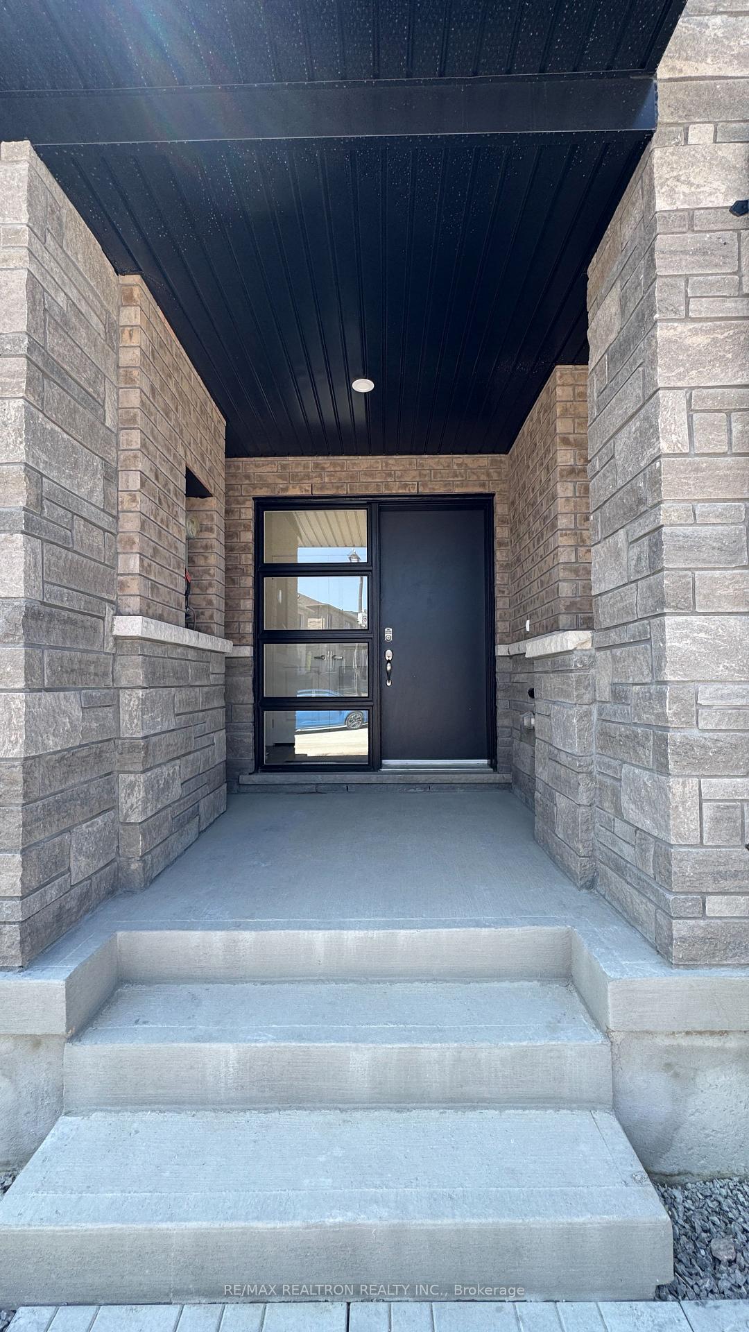 Photo 3 of 6 Harvey Bunker Crescent, Markham, Angus Glen — HOMEH