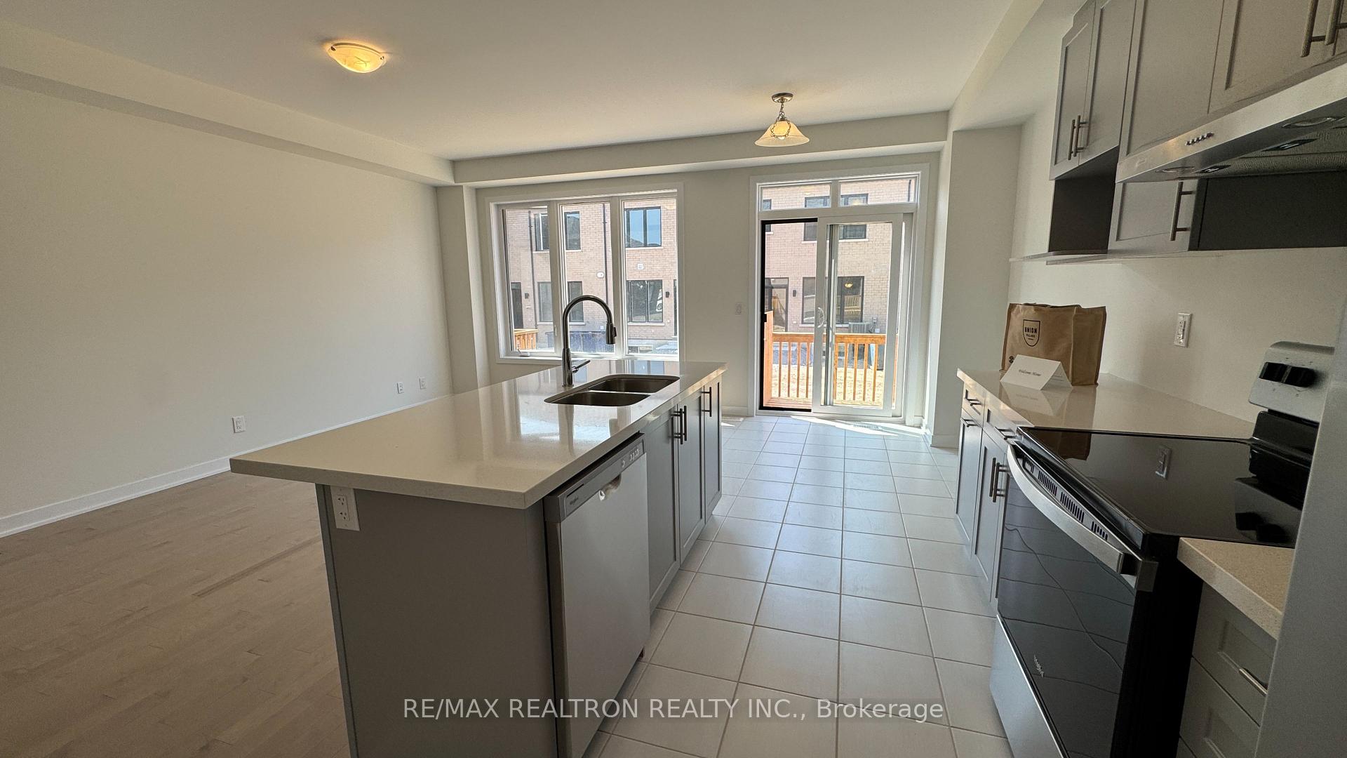 Photo 11 of 6 Harvey Bunker Crescent, Markham, Angus Glen — HOMEH